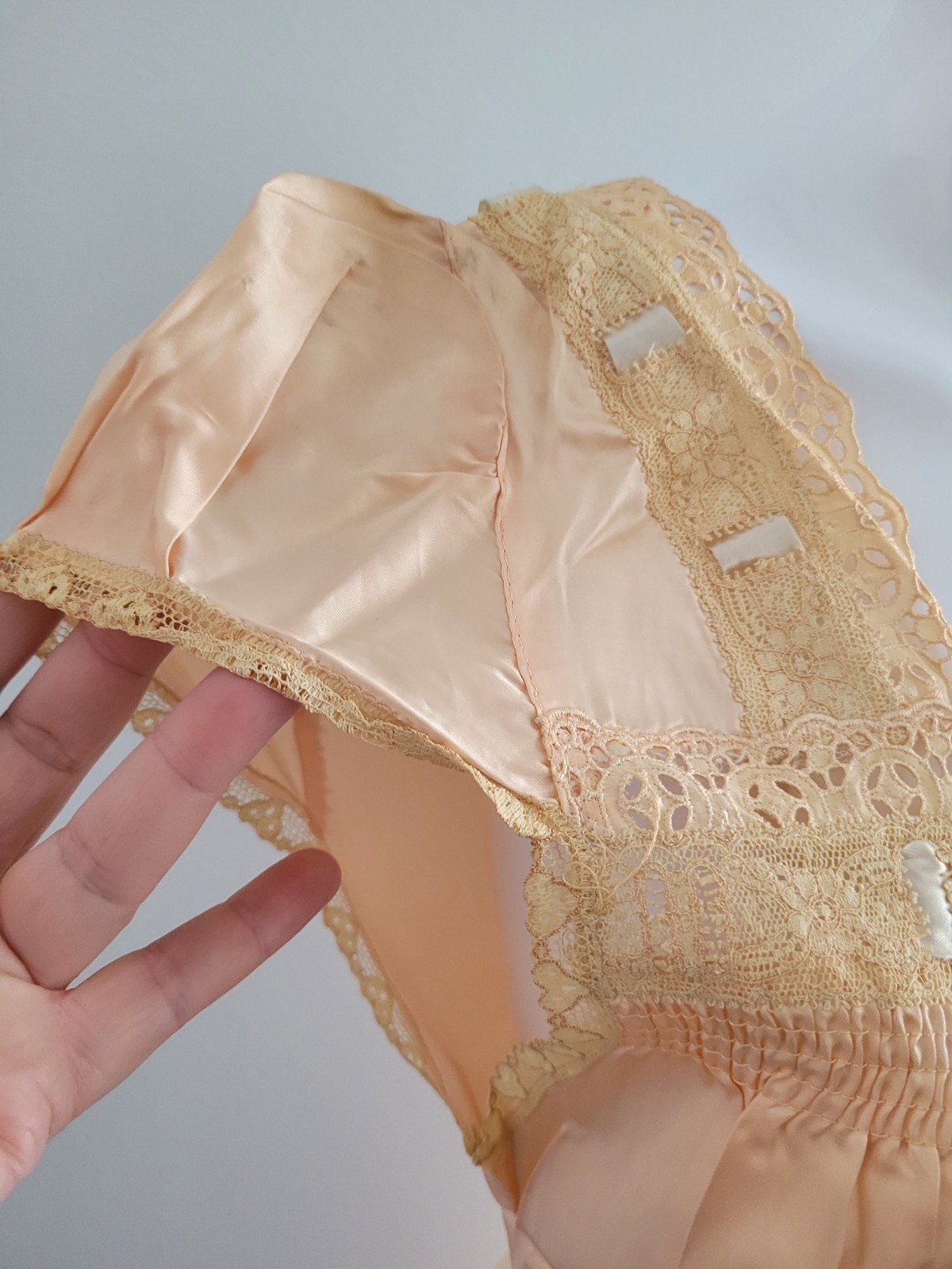 Vintage 1930s Peach Nightgown w Lace Trim & Ribbons Unworn Size 40