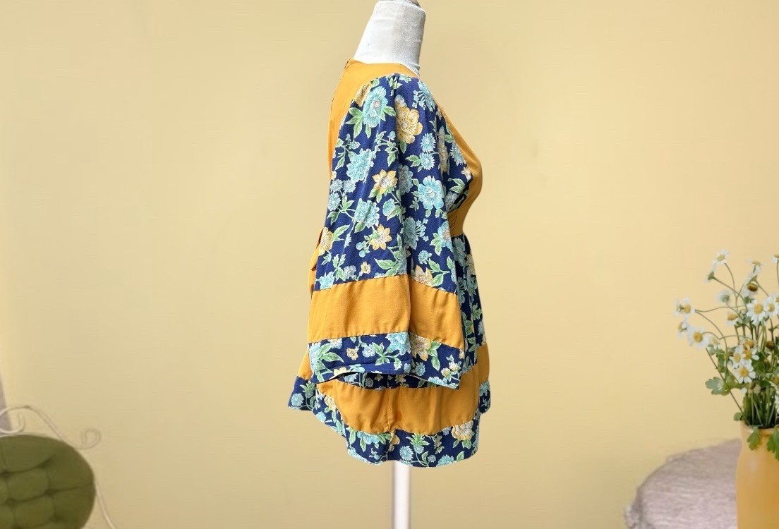 Vintage 1960s Tunic Top Floral Smock Shirt Babydoll Kimono Sleeve Flare 32”