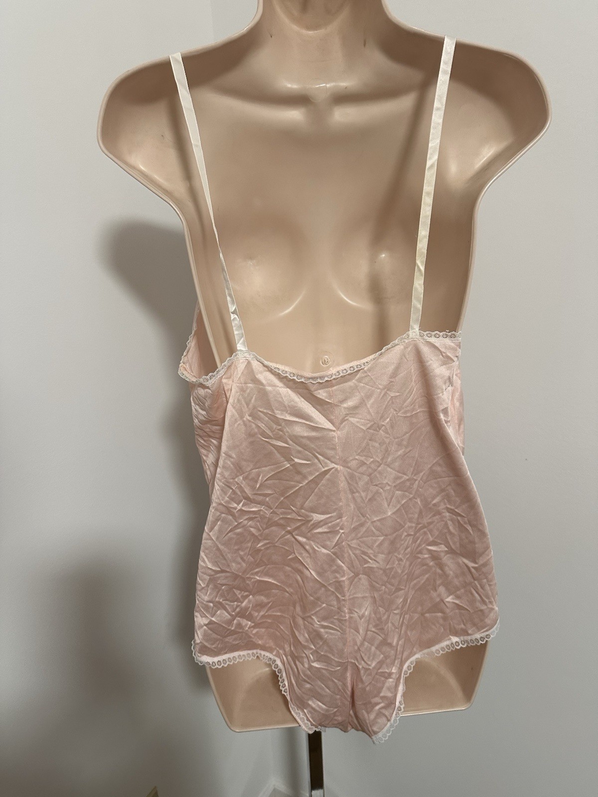 Body Lites Pink/peach strap snap groin lace trimmed teddy size M 12-14