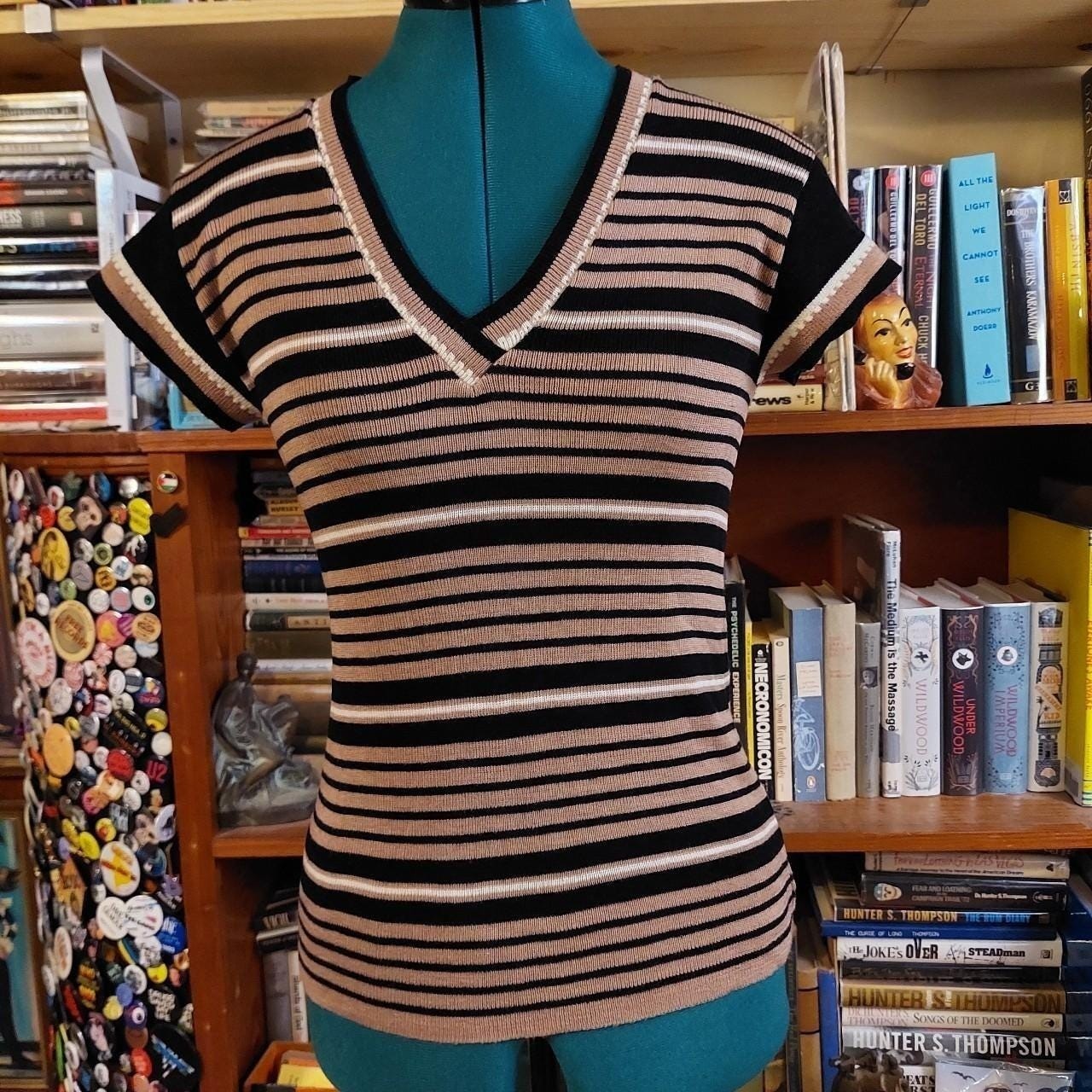Vintage tan, black, and white short sleeve v-neck knit.