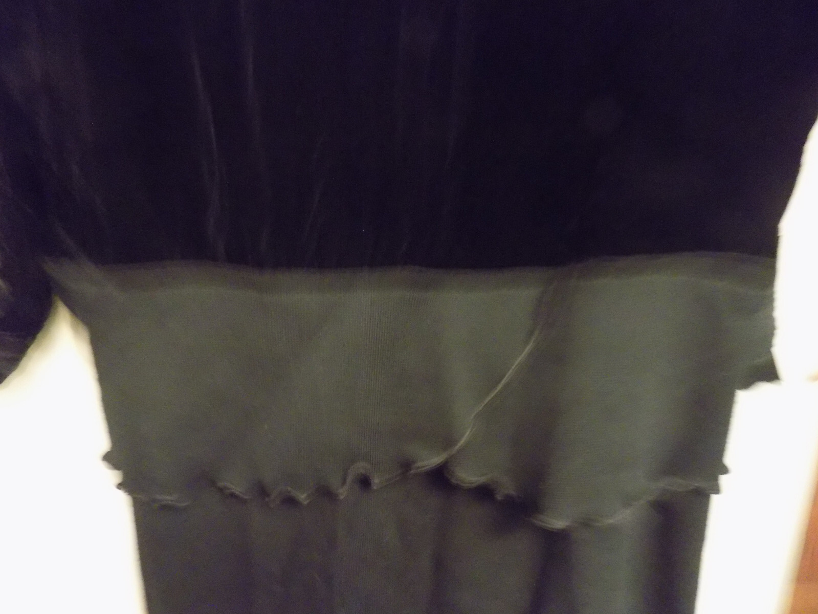 Vtg Mrs H Winter 2 pc knit skirt Embroidered Long Sleeves Gathered Neck Top sz L
