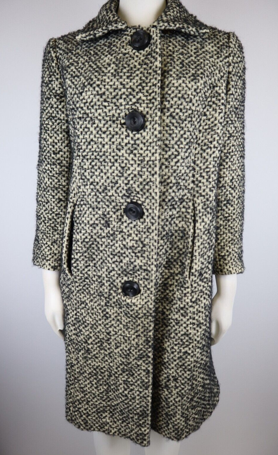 VINTAGE WOMEN’S CREAM & BLACK WOVEN WINTER COAT – CHARLES V FINE FABRICS – S