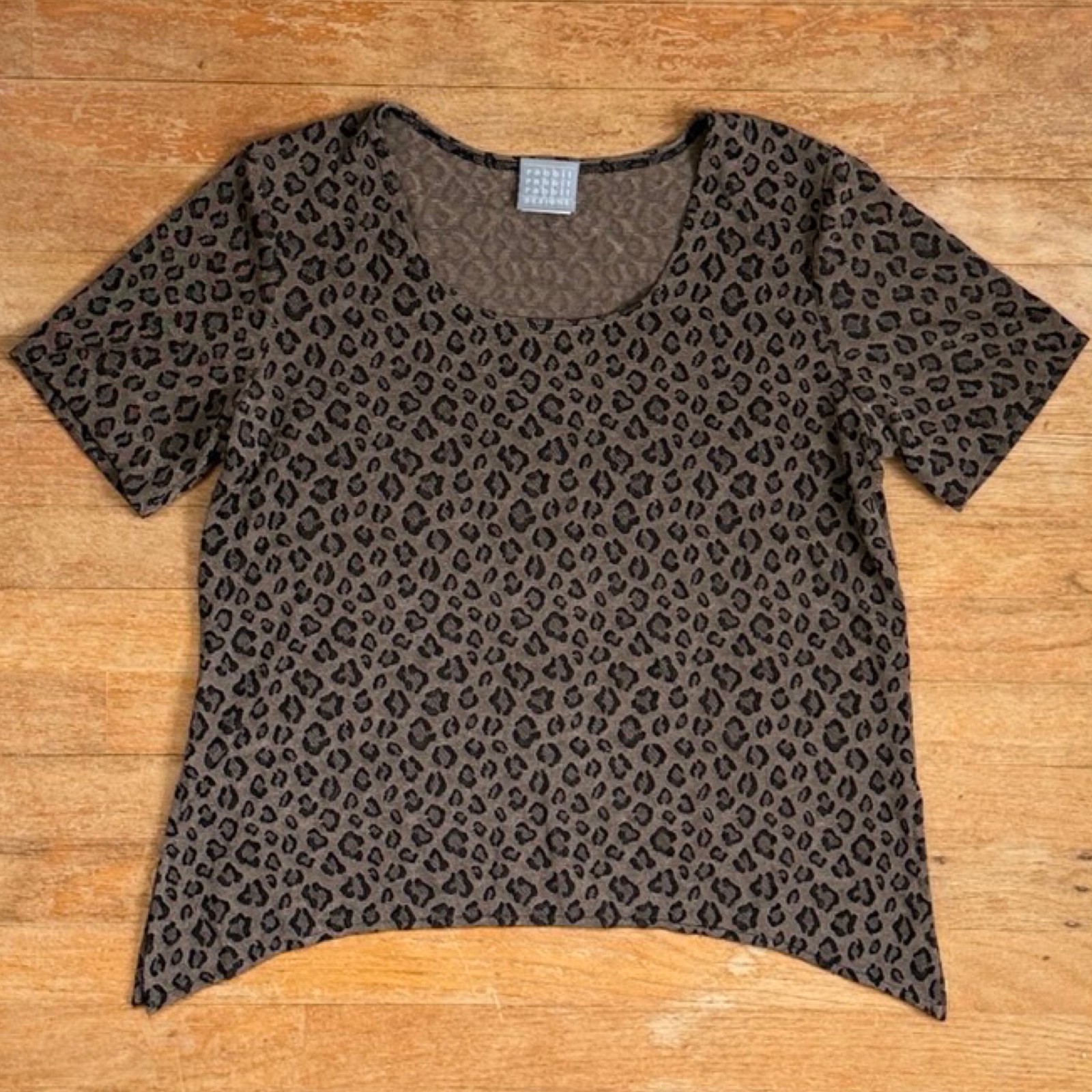 Vintage Leopard Print Stretch Knit Shirt Size Medium 8 Animal Pattern Boxy Cut T