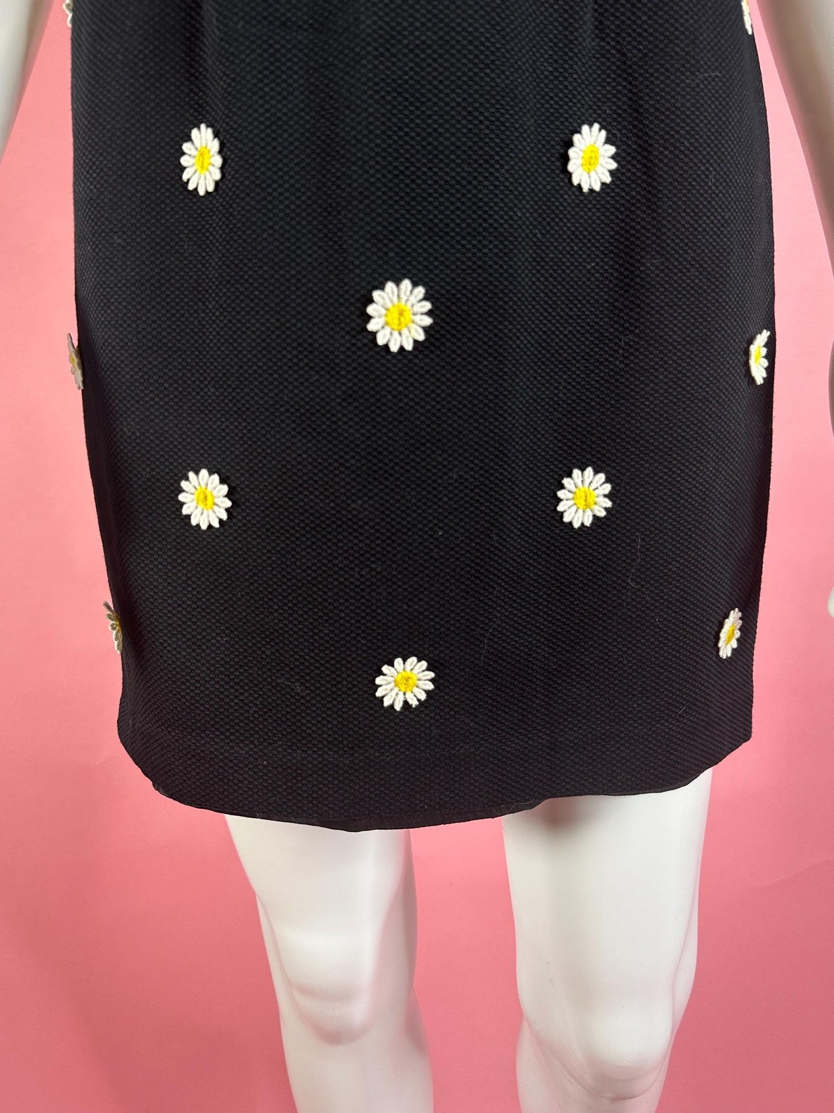1990s-Y2K LAUNDRY by SHELLI SEGAL Waffle Knit Floral Daisy Appliqué Dress. XS-S