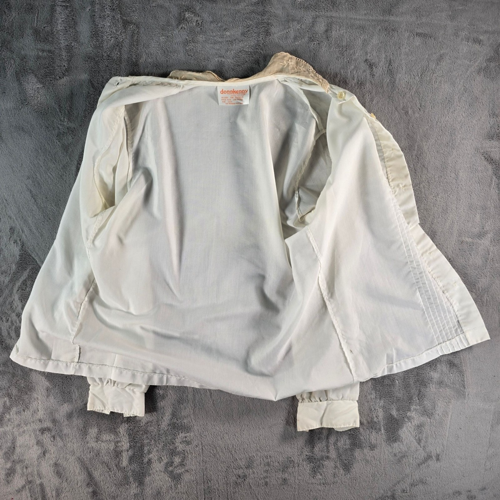 Vintage 1970s Donnkenny Peter Pan Lace Collar Pintuck Long Sleeve Blouse (L)