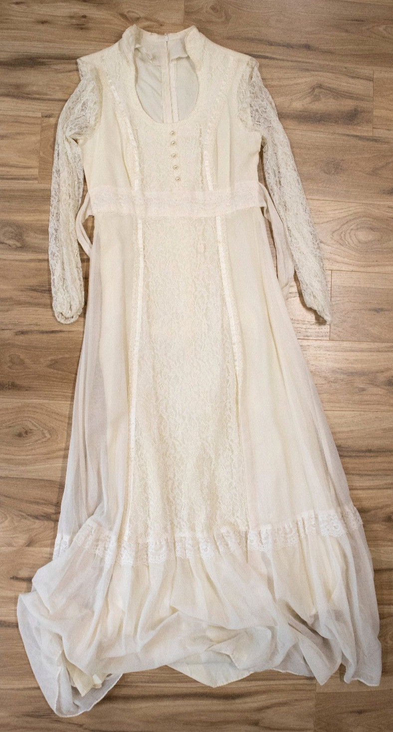 Size 11 Vintage Wedding Dress Made In USA Int. Ladies Garment Workers Union