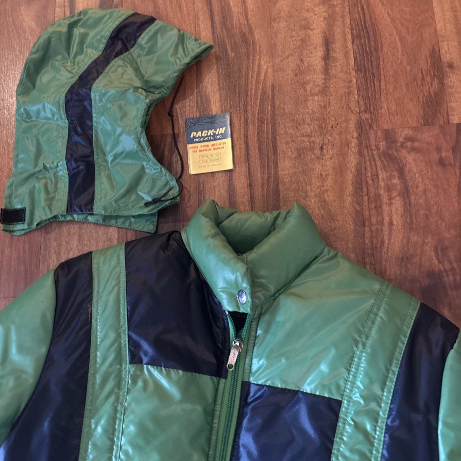 Vtg SkiDaddle Green/ColorBlock Women’s GooseDown Retro Puffer Jacket. SZ M