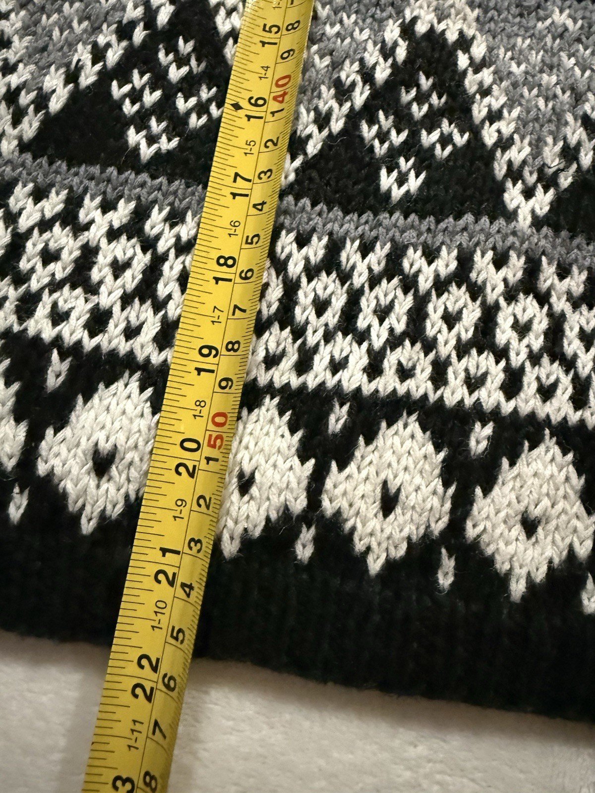 Vintage Jennifer Reed 80s Hand Knit Black Christmas Holiday Sweater Sz Small XM