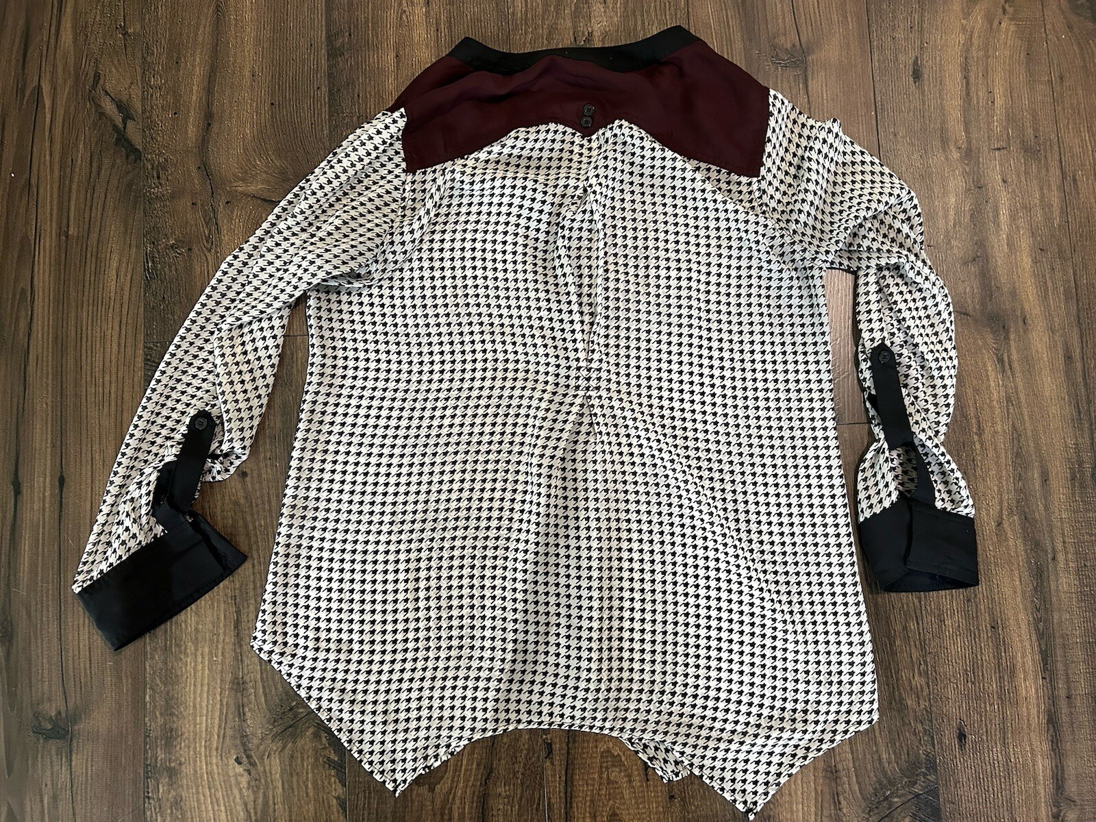 VNTG Democracy Womens long roll tab sleeve houndstooth button up size Large