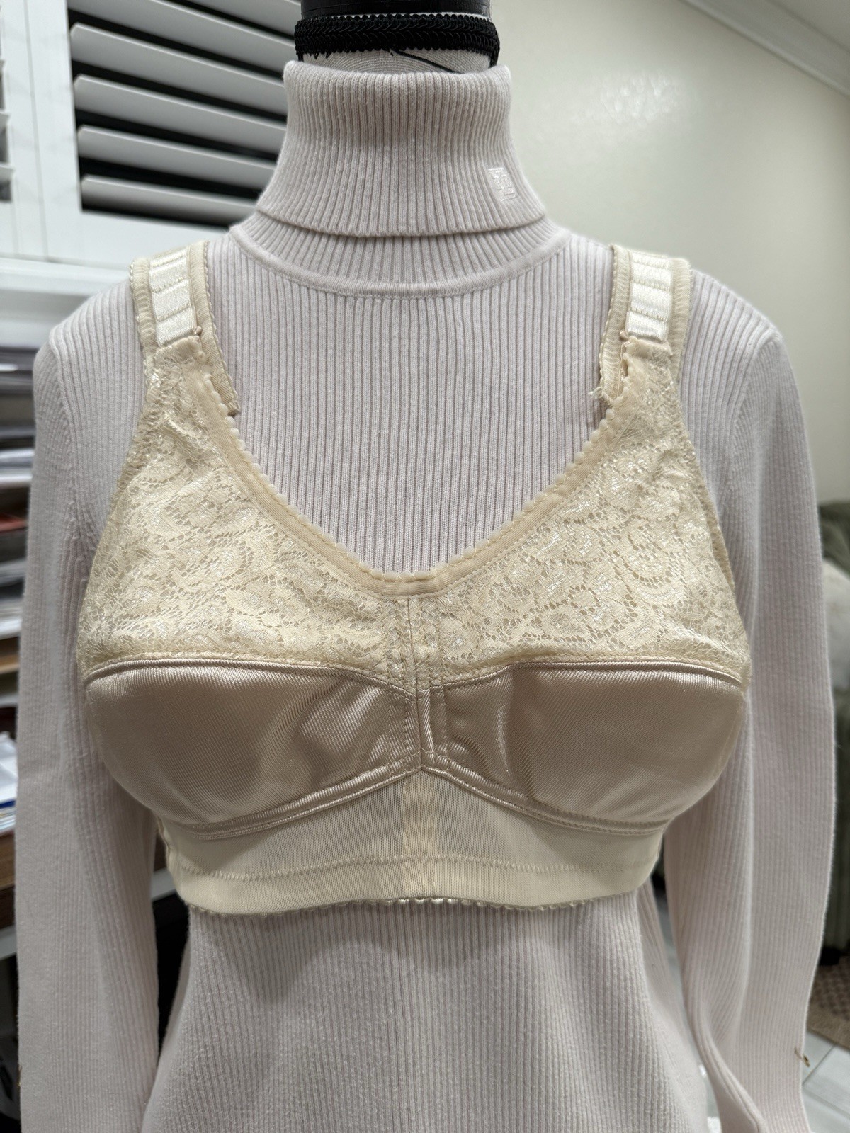 Jodee Beige Lace Post Mastectomy Bra 36C Style 3215 Everyday