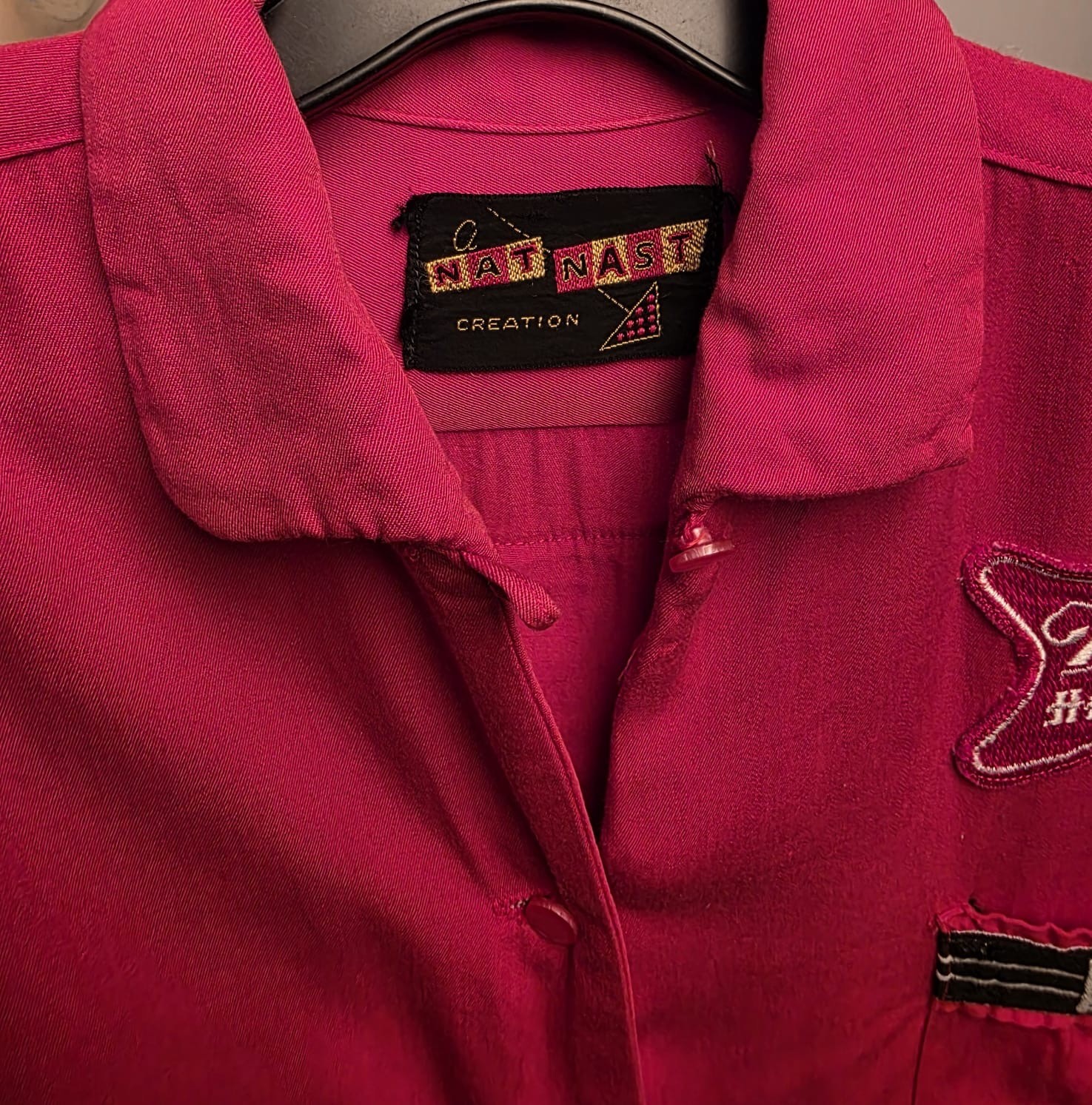 VINTAGE 1950’S RED GABARDINE BOWLING SHIRT BY NAT NAST W MILLER BEER PATCHES