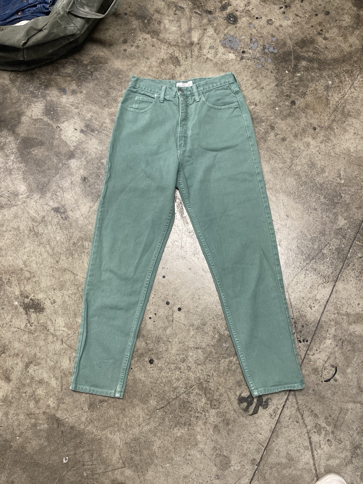 GUESS Georges Marciano 1980s Green Cotton Jeans CUT 20668 Size 28 Vintage 28×29