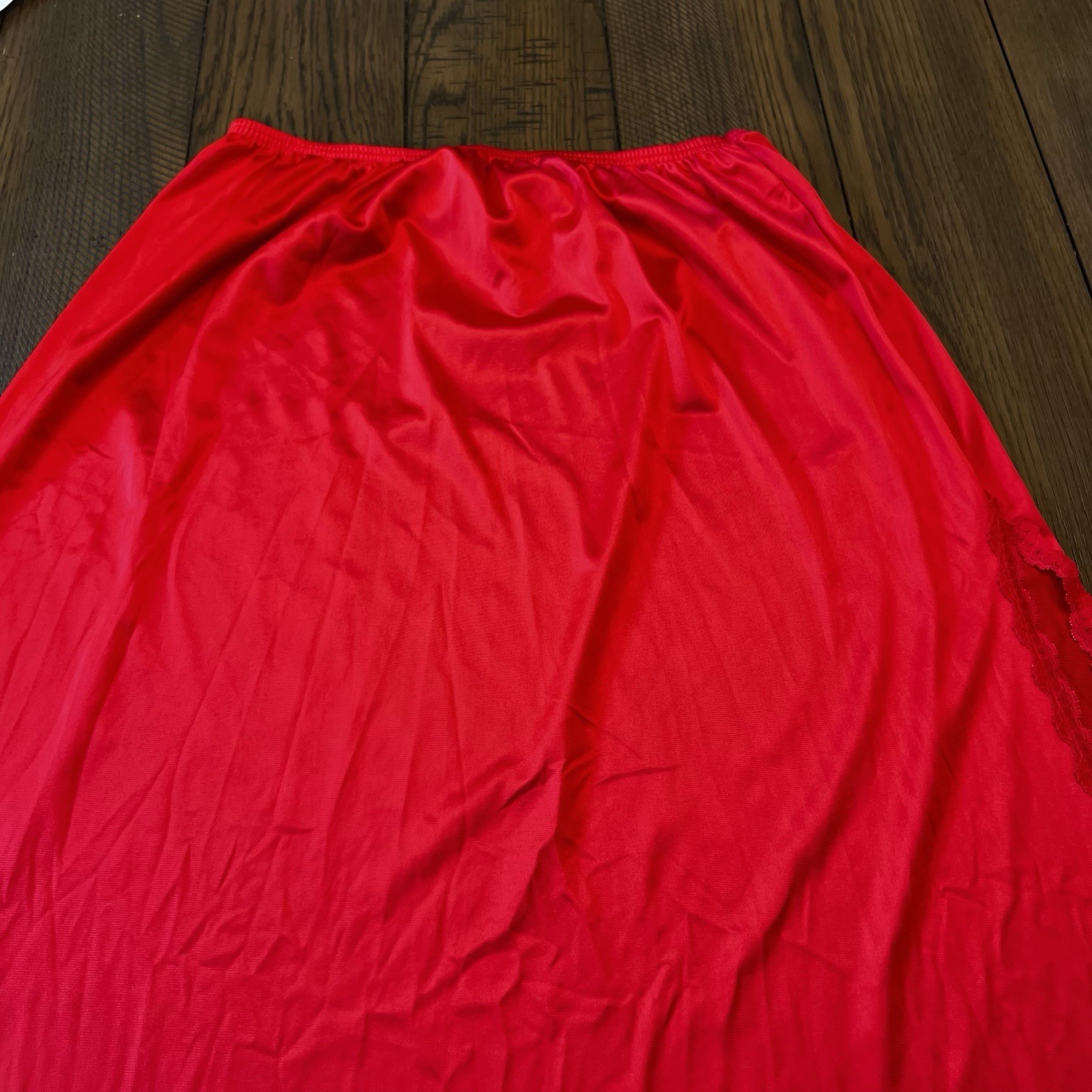Vintage Vanity Fair L 28” Red Half Slip Antron III Nylon Lace Trim Side Slit USA