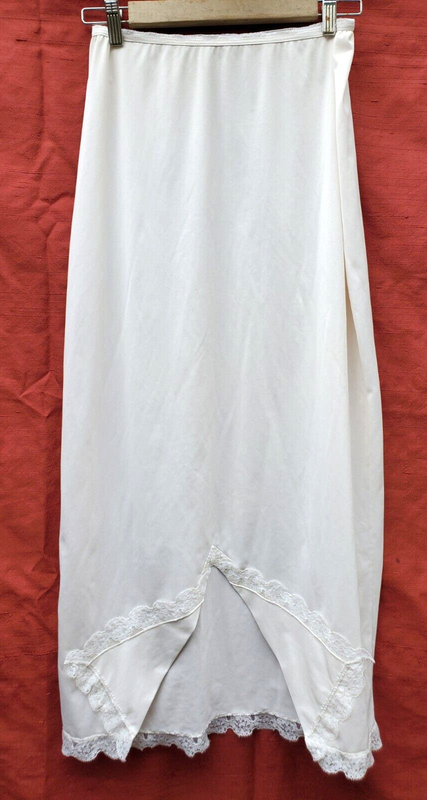 LORRAINE creamy white Nylon & Lace long slip MEDIUM Vintage womens