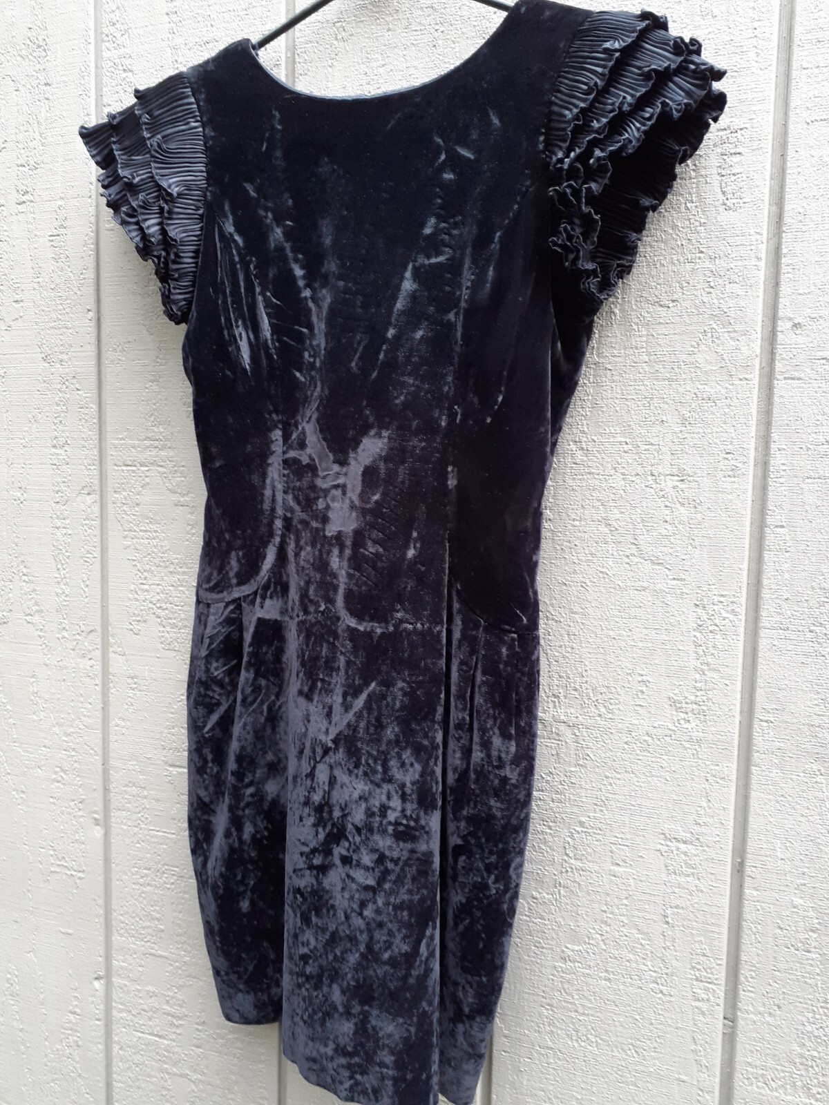 Vtg Nu-Mode Toronto Black Velvet Mini Dress Deep V Back Shoulder Pads XS Ruffled