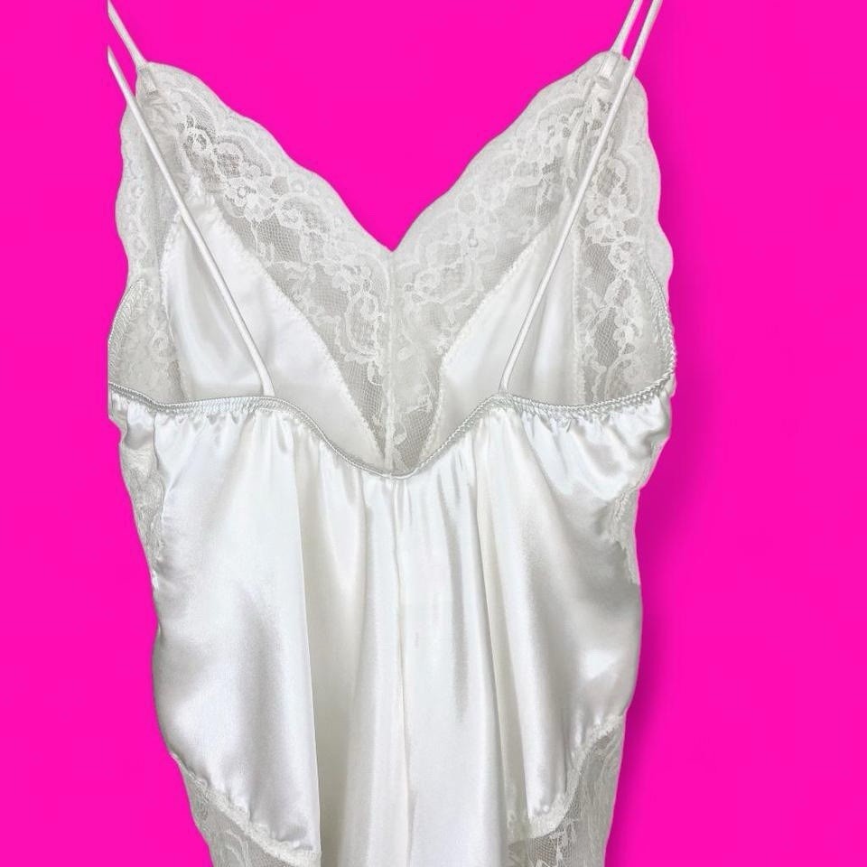 Vintage 90’s Ms. Leslee White Lace Sexy Lingerie Sleeveless Bodysuit