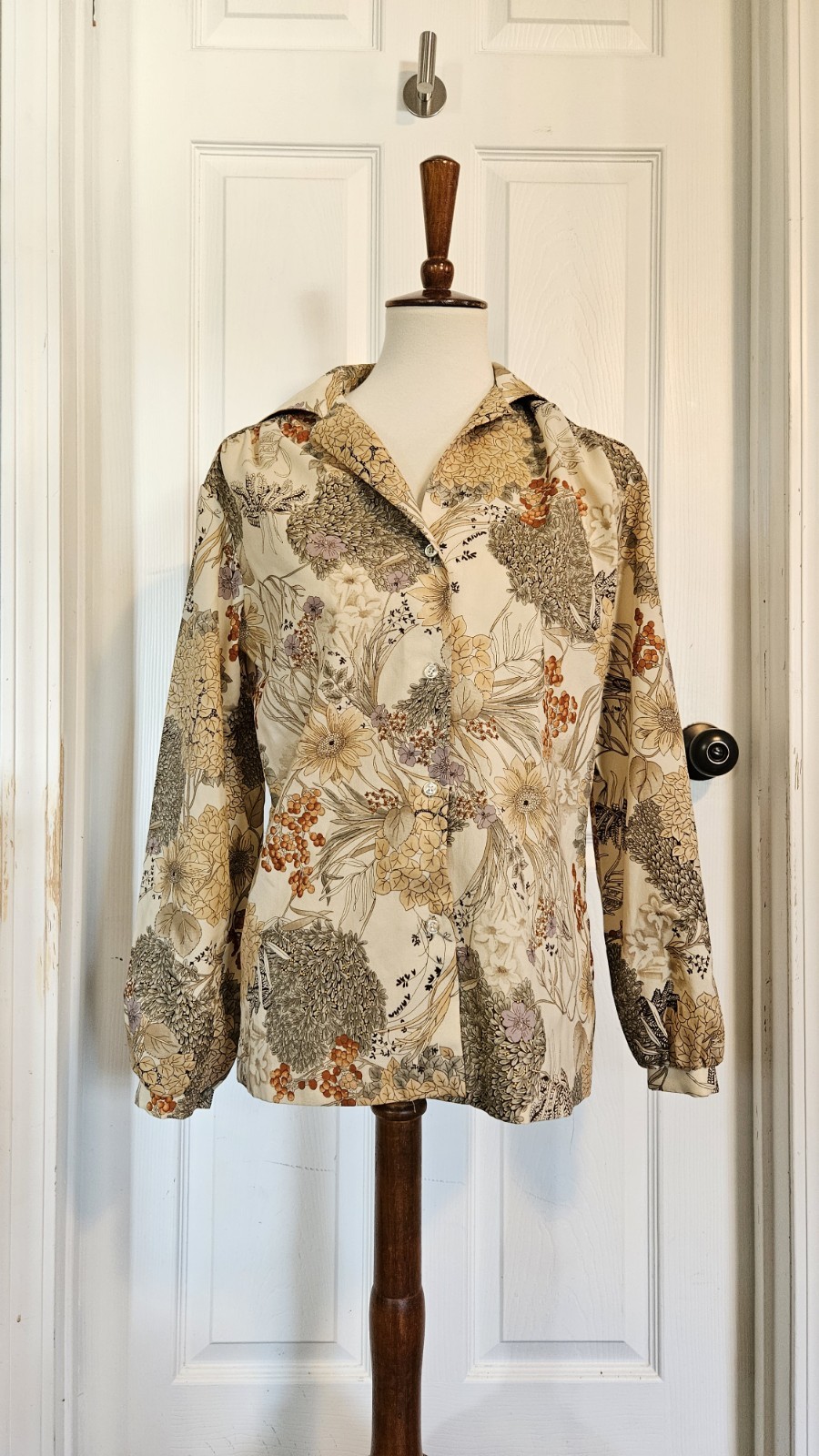 Vintage Lady Arrow Beige Orange Botanical Floral Long Sleeve Blouse Size Medium