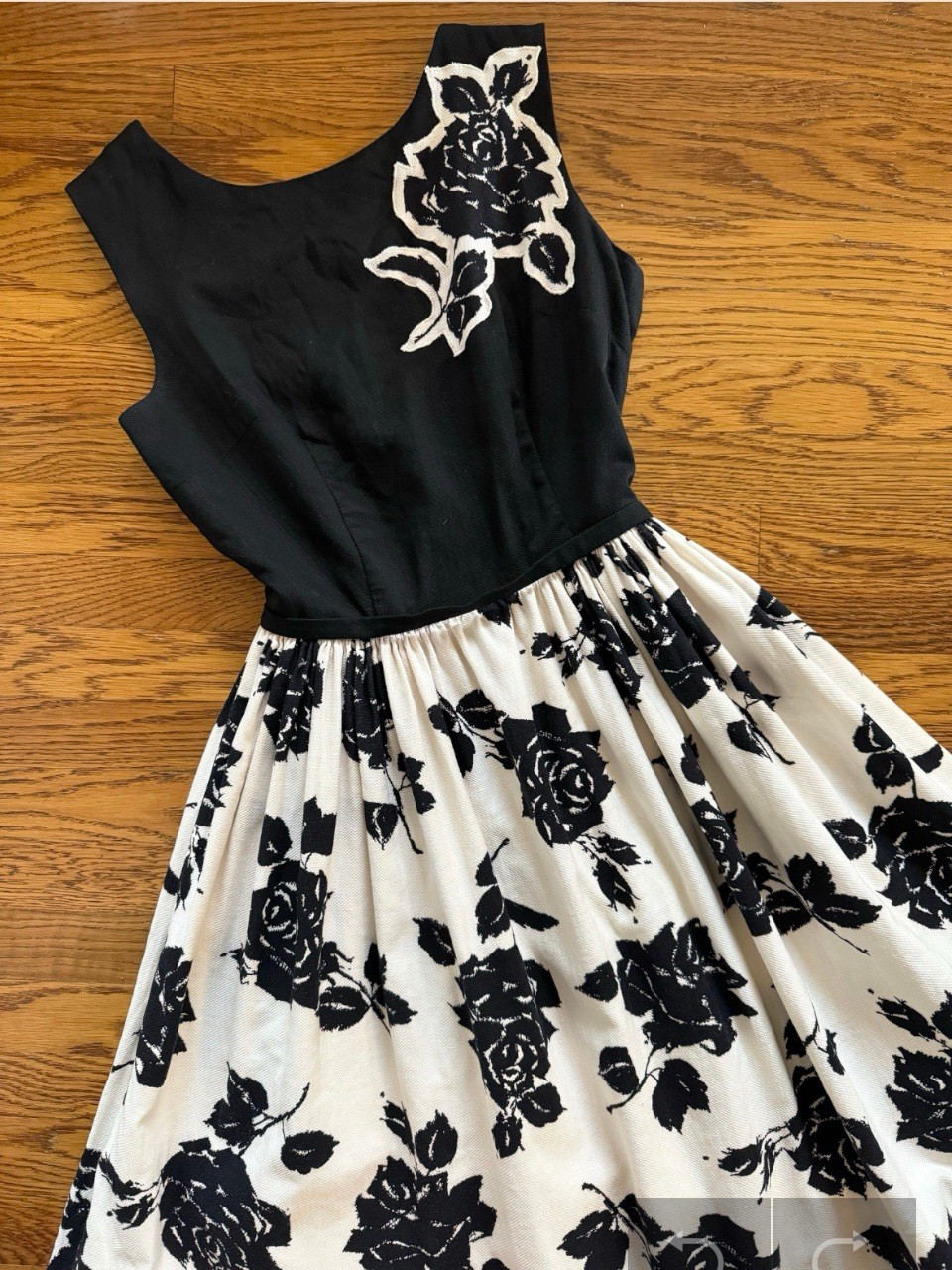Vintage 1950s Black and White Floral Print Dress XS