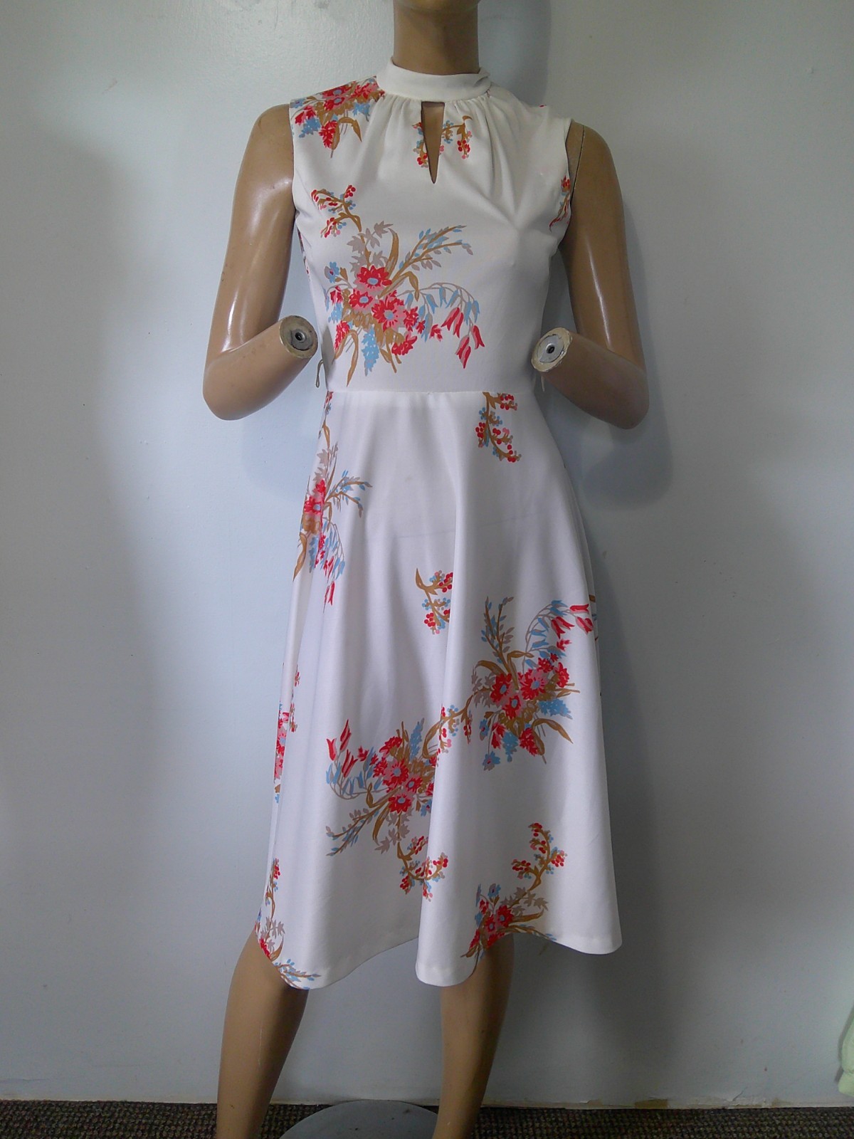 Vtg 70’s Jerry Laurie Silky Polyester Fit n Flare Day Dress S