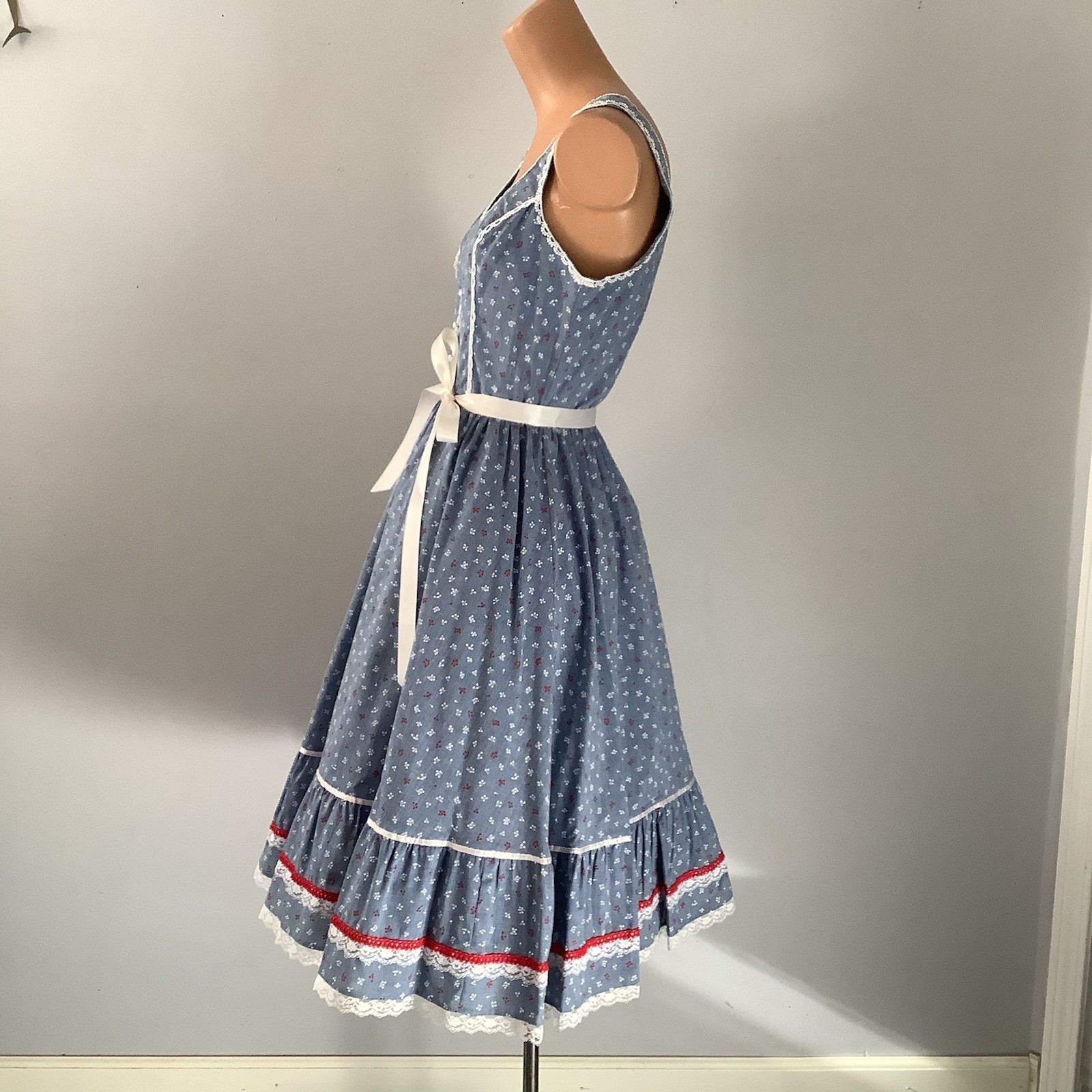 Vintage 970’s Candi Jones Of California Country Blue Calico Prairie Midi Dress