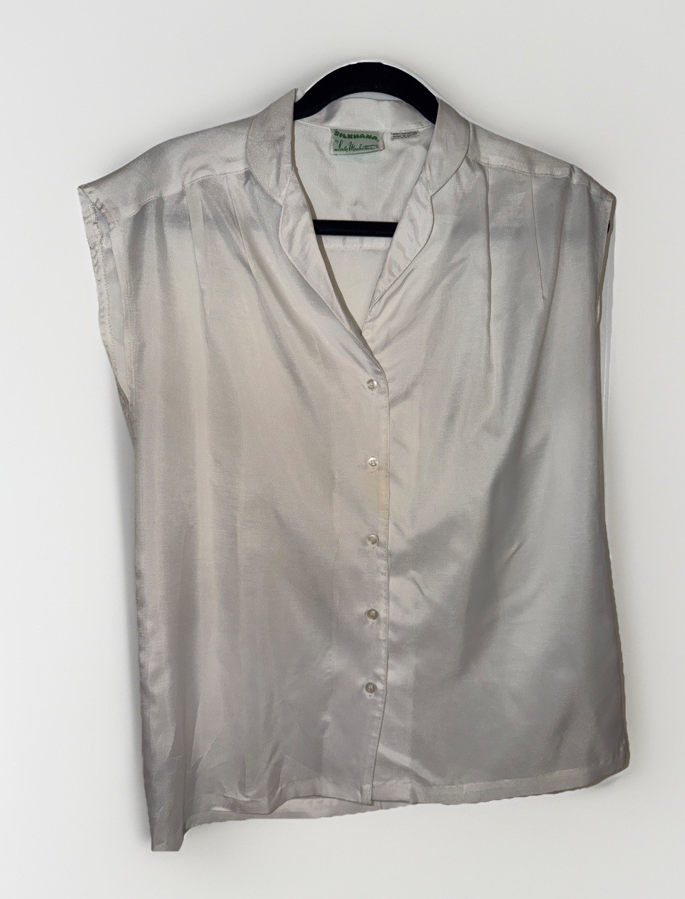 Vintage SilkHana by Lady Manhattan Blouse White Sleeveless Button Front M (read)