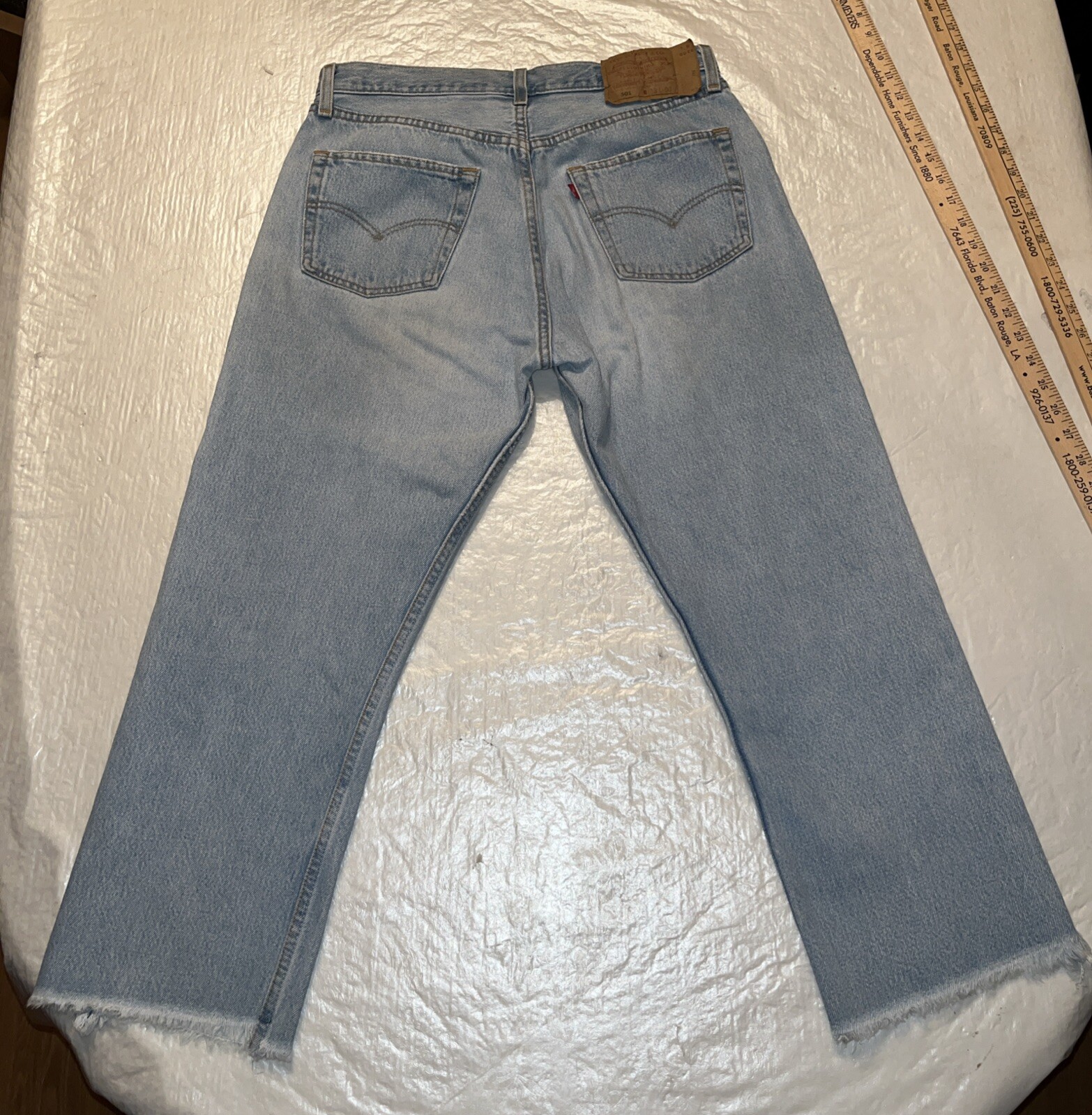 vtg 90s Levi’s 501 MADE IN USA blue jeans button fly womens 33 light wash 32×24