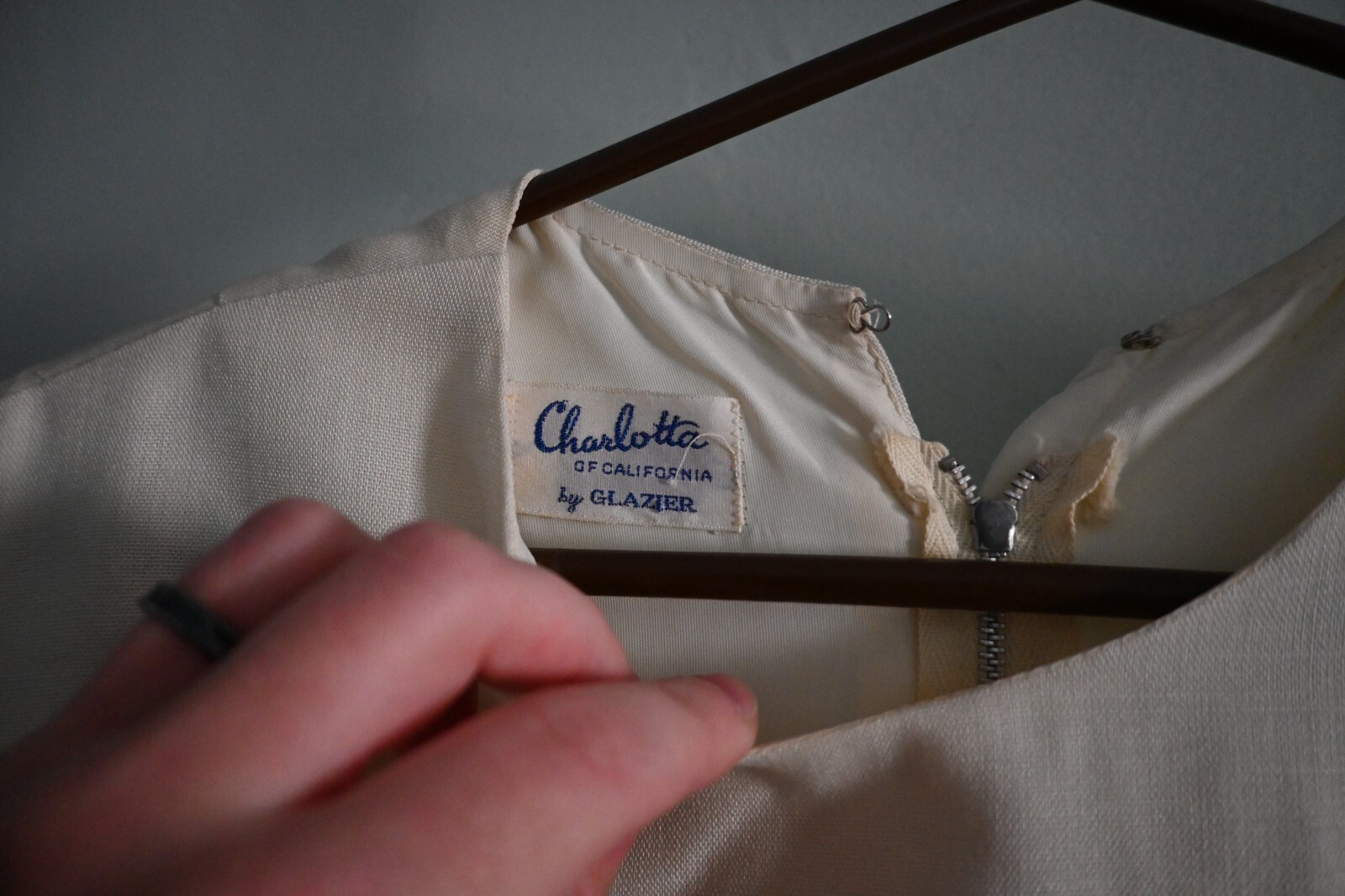 Vintage 60s Charlotte Cream Shift Dress w/ glittery gold design | Size L