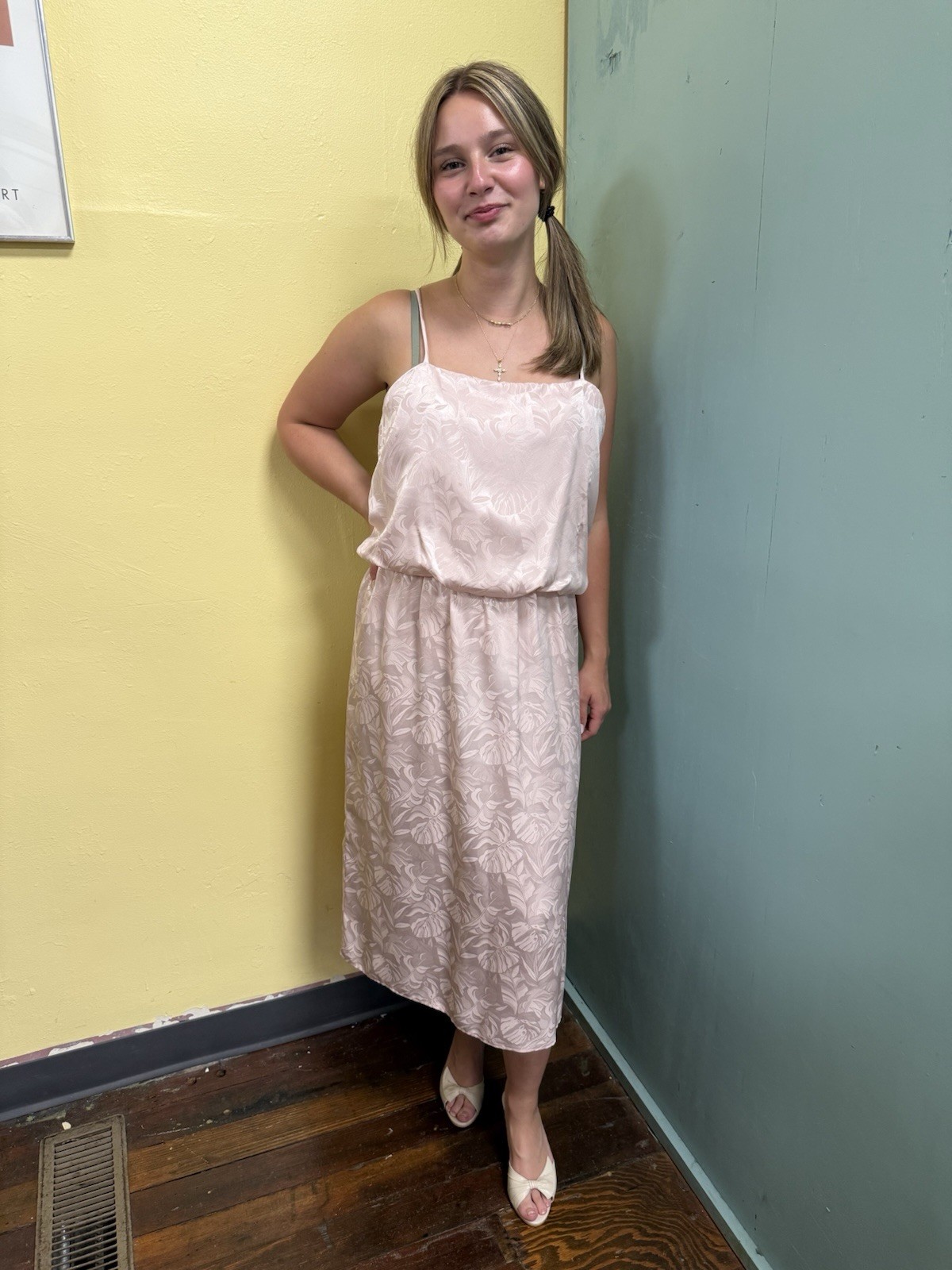 Vintage 70s/80s Sylvia Ann Pink Poly Leaf Jacquard Dress M