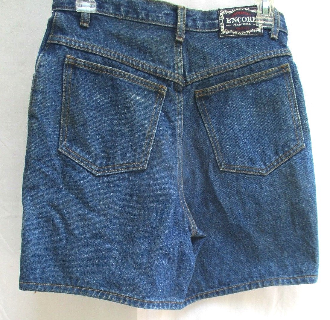 Vtg 80’s..HIGH RISE WAISTED..MOM..BLUE DENIM.SHORTS..USA MADE..NWT S
