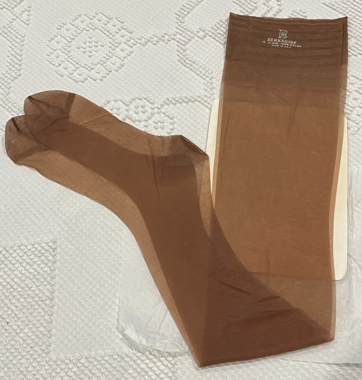 NWOB Vintage 1950s BERKSHIRE Nylon Thigh High Hose Stockings Sz 10 M333 USA