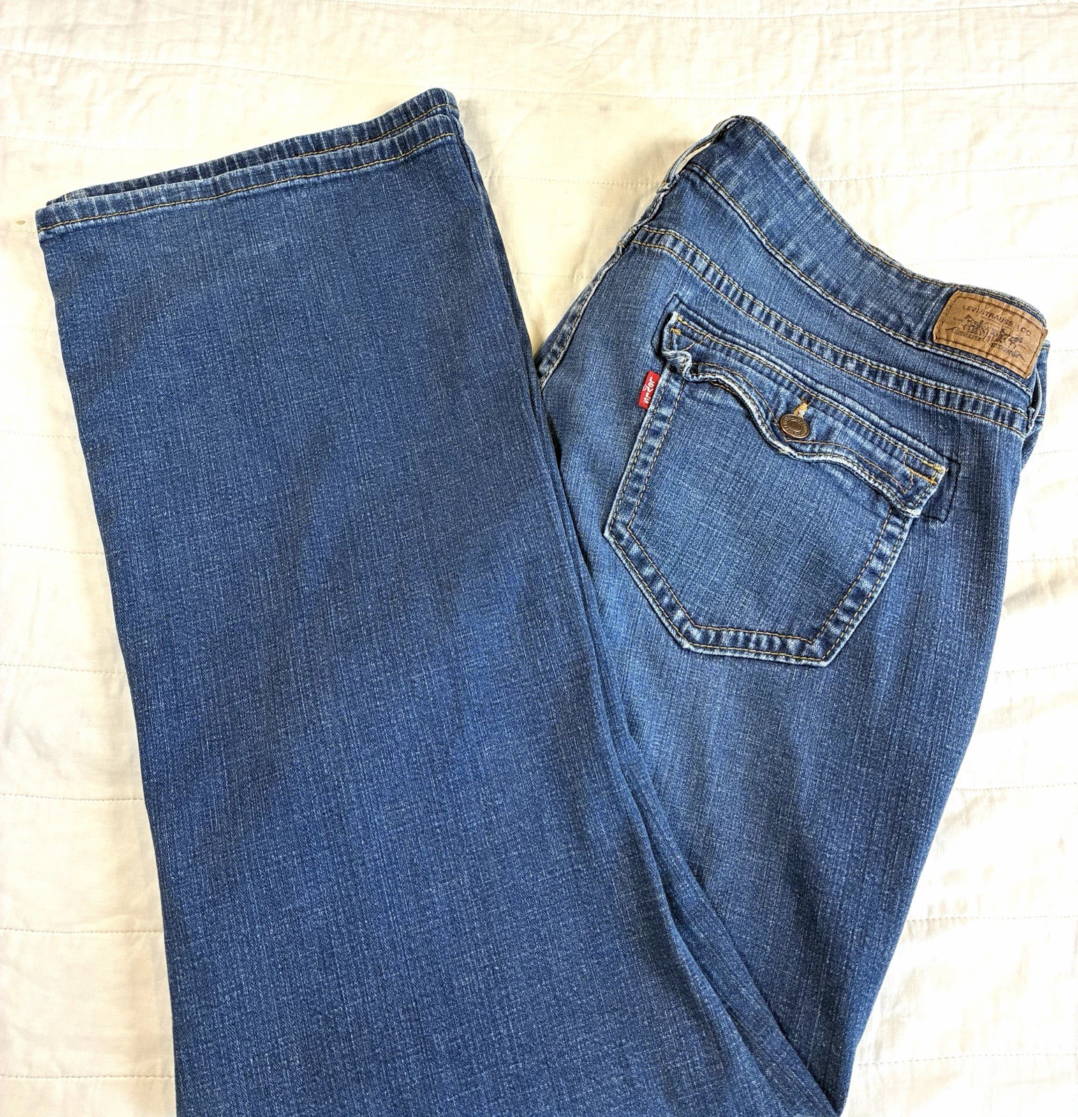 Levi’s 542 Women’s Plus Size 22W Medium Flare Jeans Flap Pocket Blue Y2K 2008