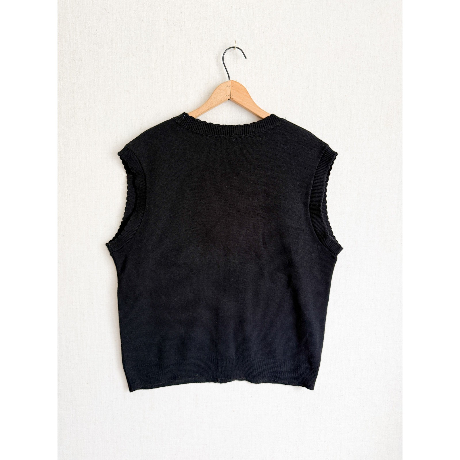 N Touch Sweater Vest Floral Embroidery Vintage L Black Button Front V-Neck USA