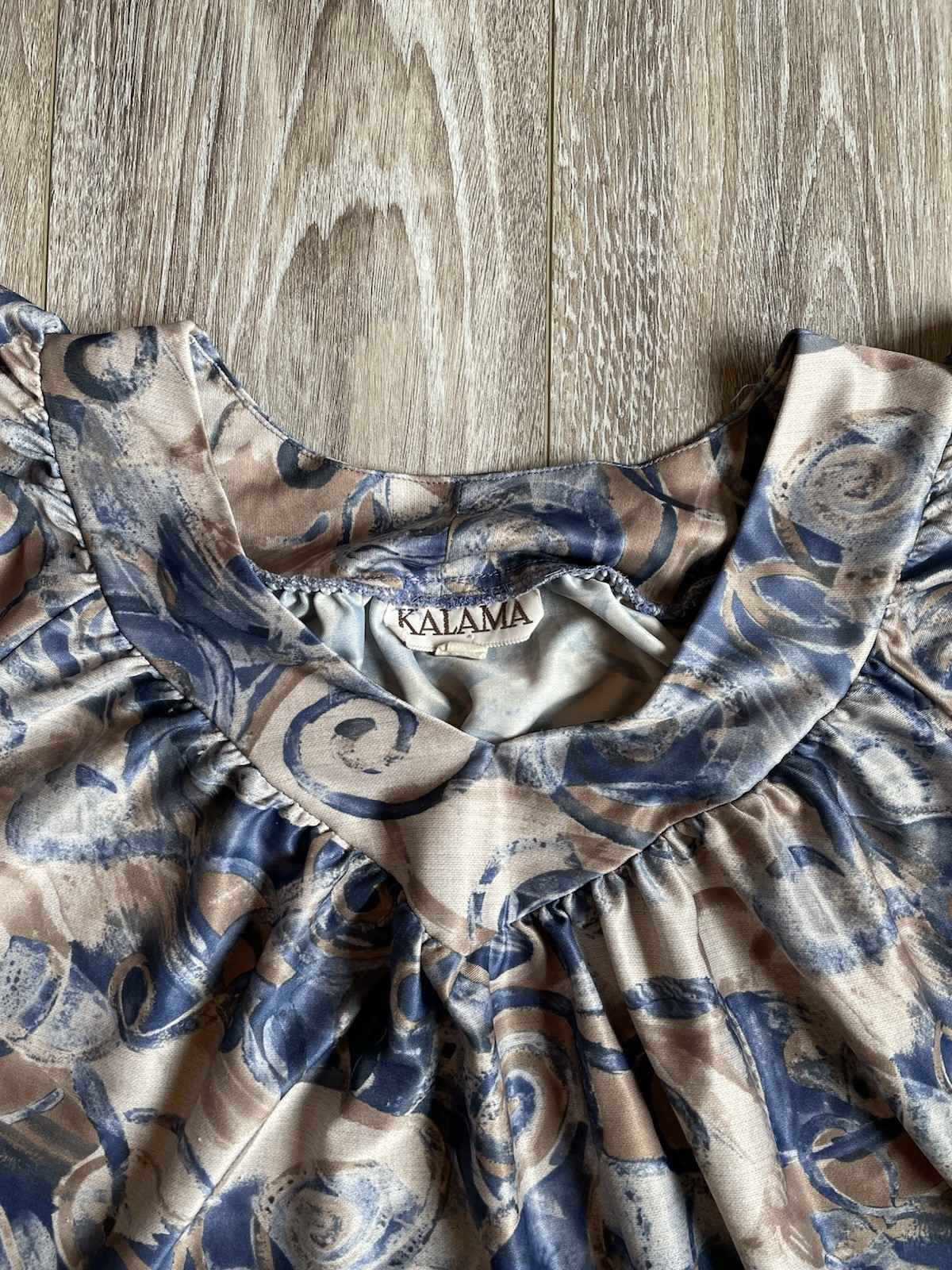 VTG KALAMA 2X House Dress Blue Beige SWIRLING ABSTRACT Mumu Lounge V- Neck