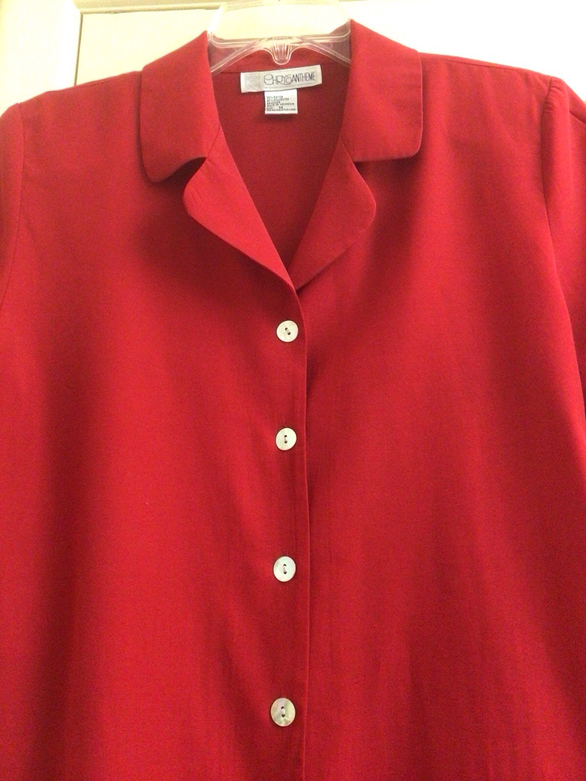 Womens Size M Red Blouse Pearl Buttons Chrysantheme Top Vintage PreOwned