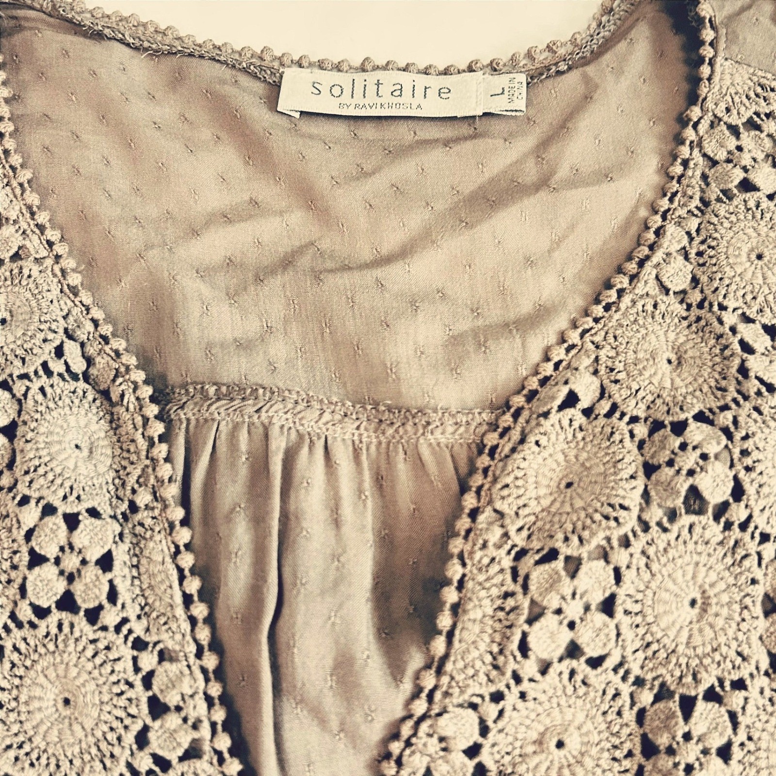 Solitaire Ravi Khosha crochet BOHO chic tan top rayon cotton lightweight tunic L