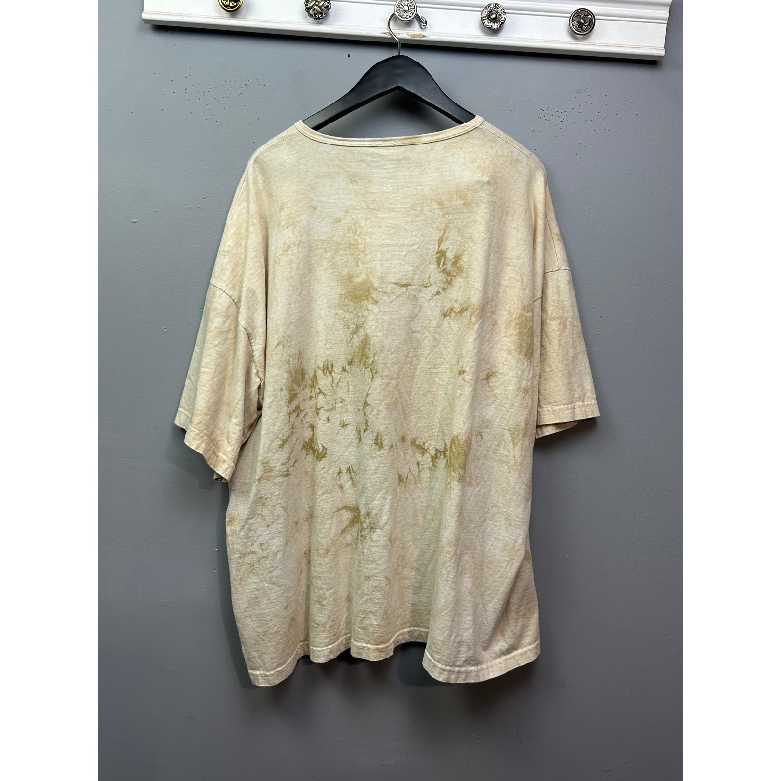 Lynée Apparel T-Shirt Womens OS Tan Vintage 1994 Southwestern Dreamcatcher Bear
