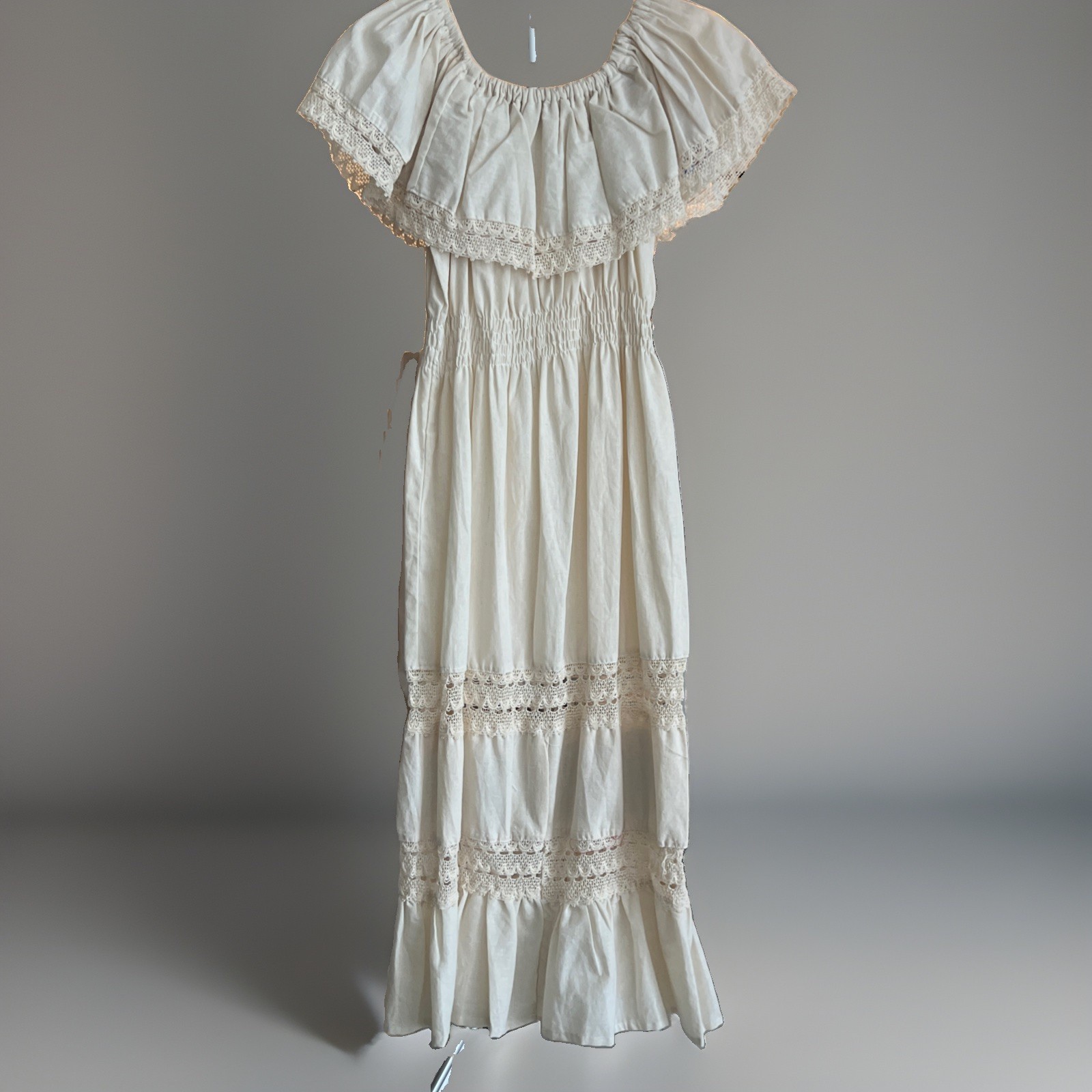 NWOT Vintage Mexican/Spanish Embroidered Floral Dress Size M
