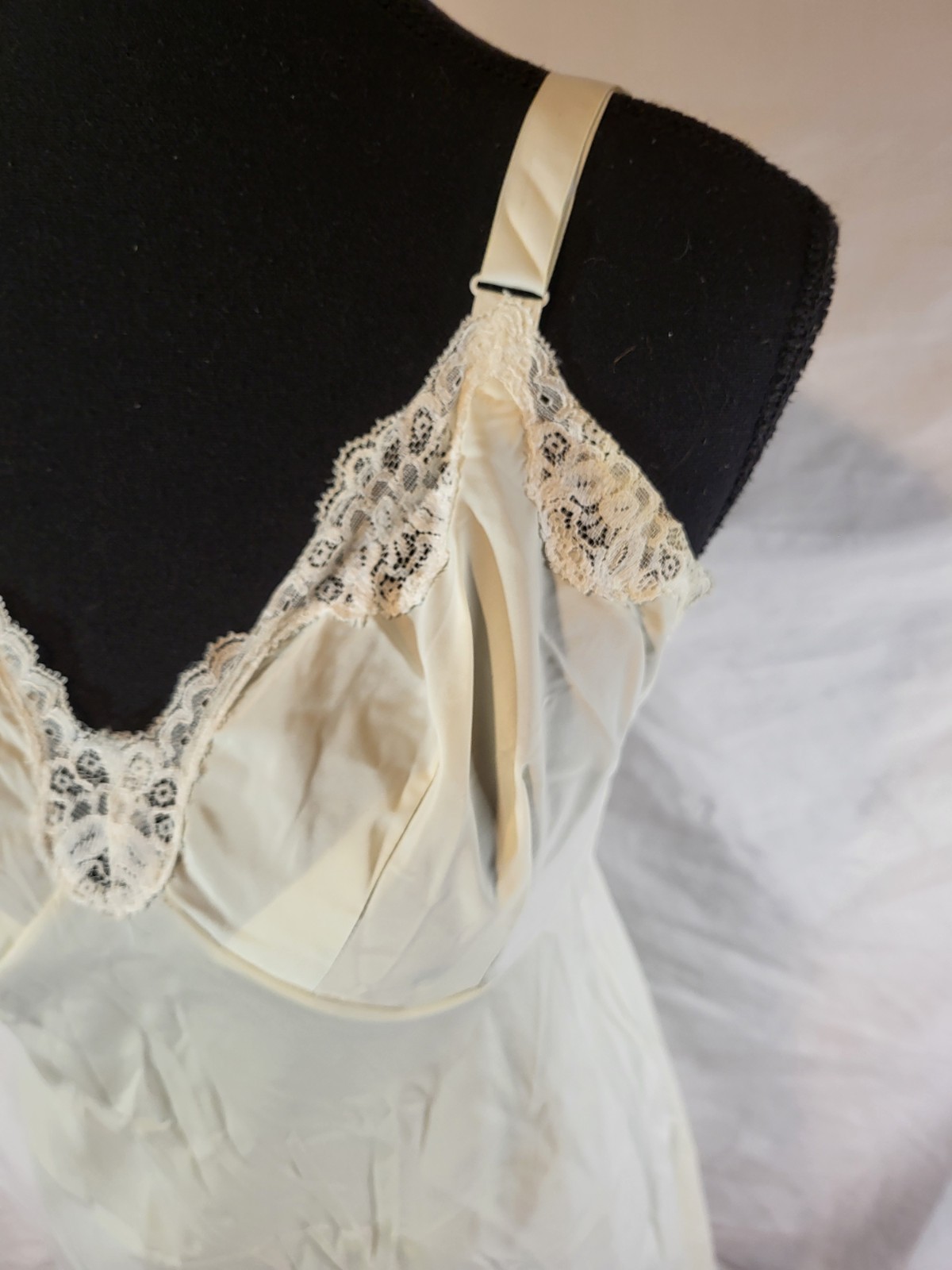 Wonder Maid 34 Full Slip Women White Vintage Nylon Lace Trim 2511