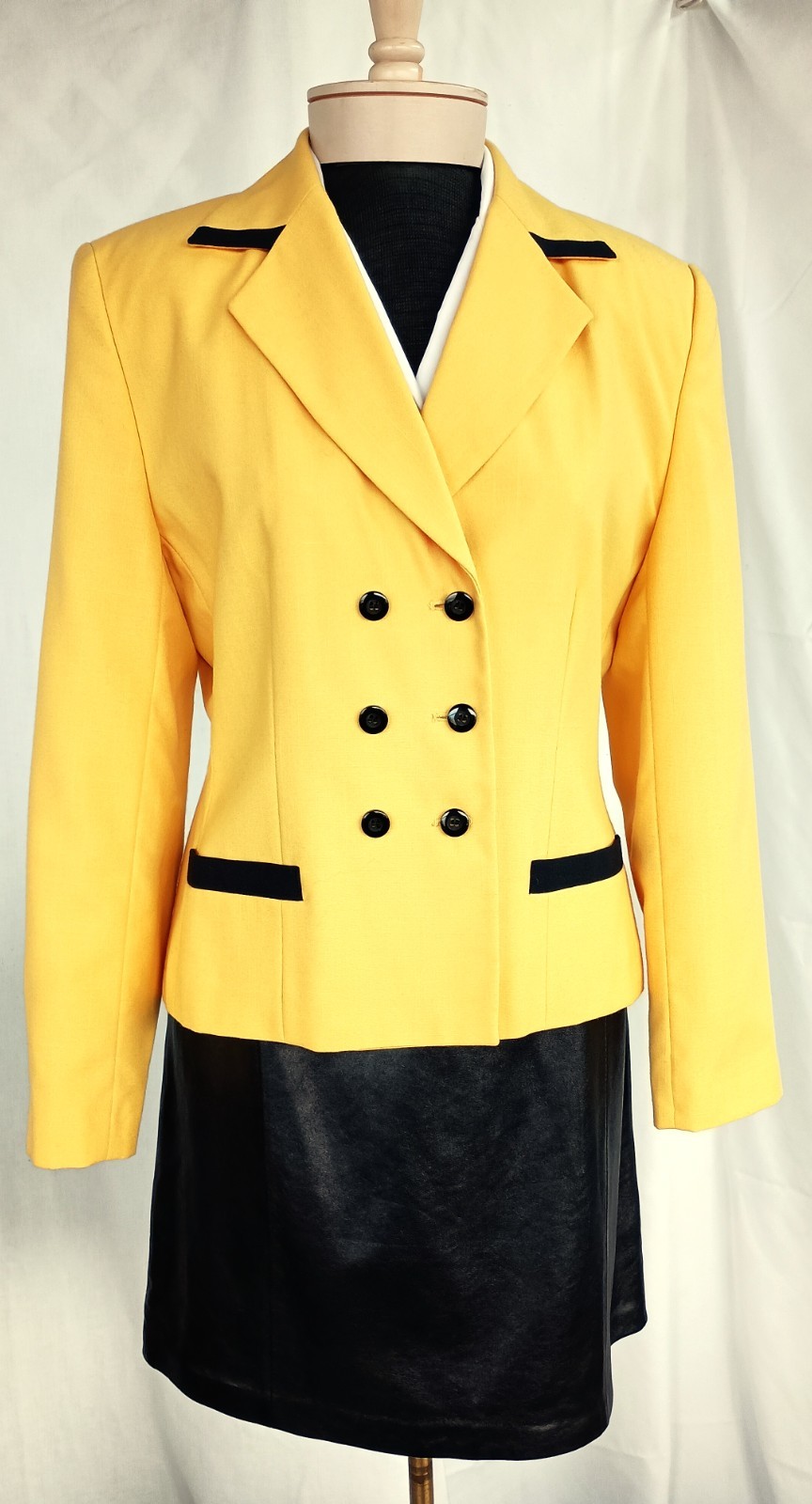 Vtg 80’s Executive Collection Yell/Blk Poly/Rayon Double Breasted Blazer Size 8