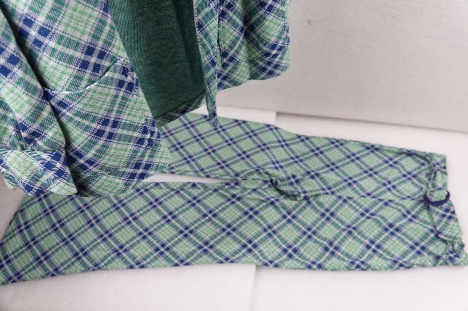 WOMANS VINTAGE 3 PIECE COS COB GREEN & BLUE PLAID ACRYLIC USA SIZE 11/12