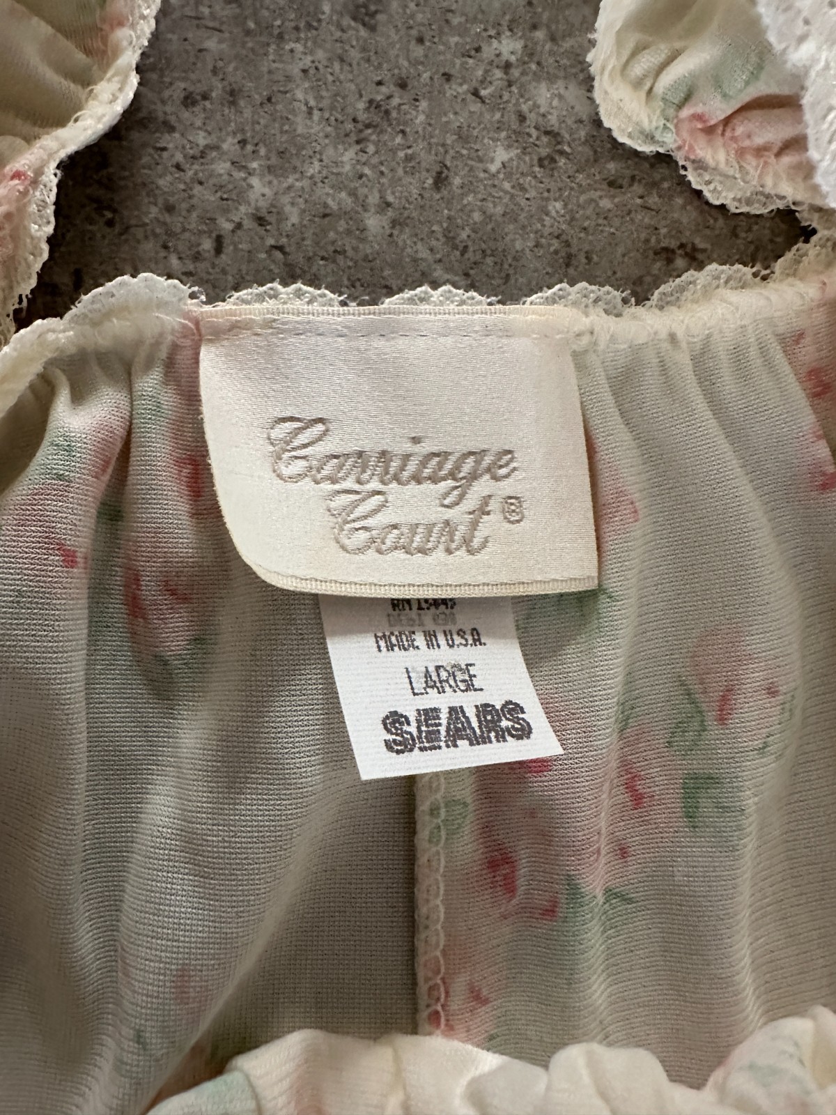 Vintage Sears Carriage Court floral and lace short sleeve night gown Size Large