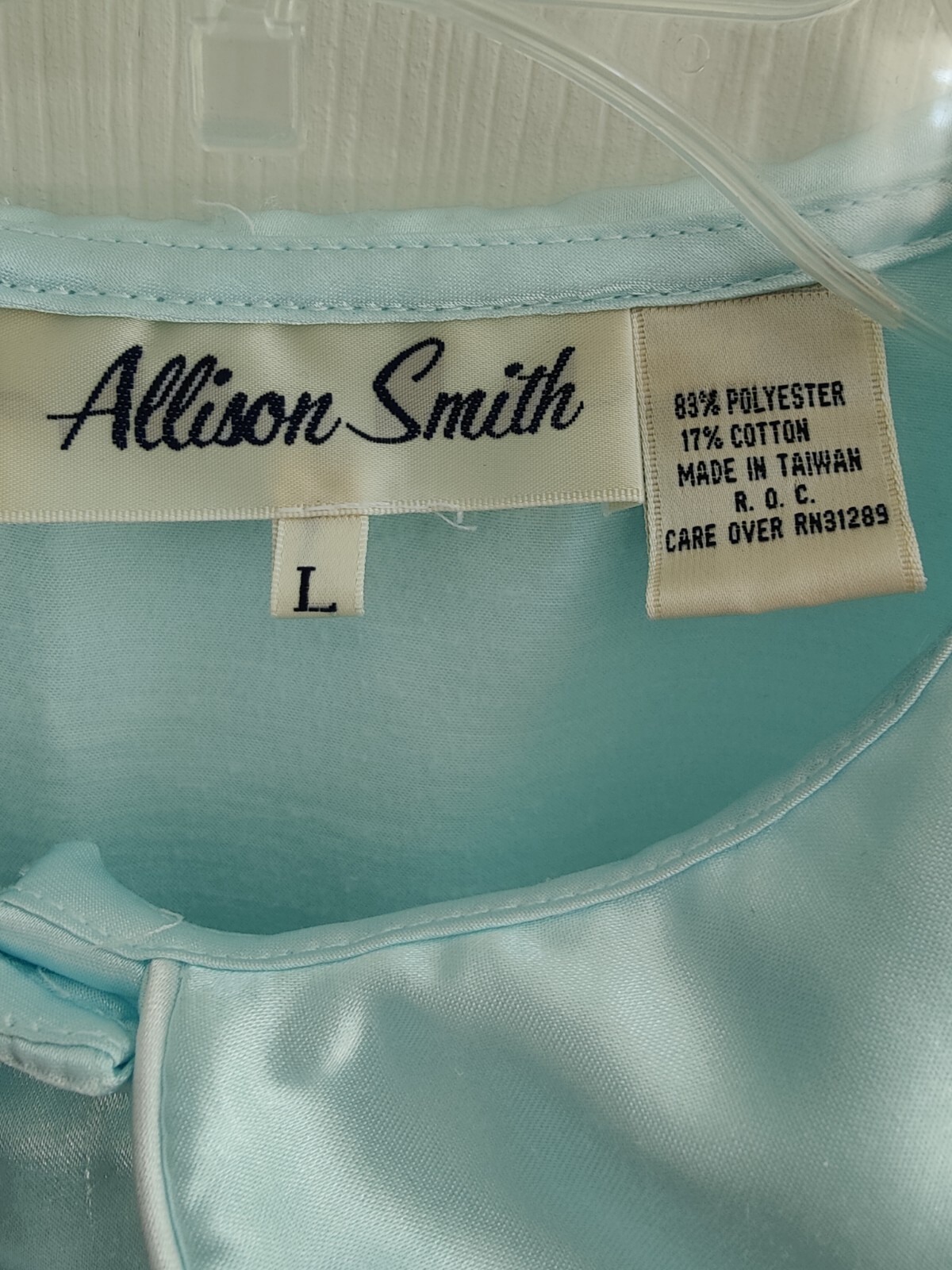 ALLISON SMITH Vintage satiny nightgown Large Lace Embroidered Collared 3 Button