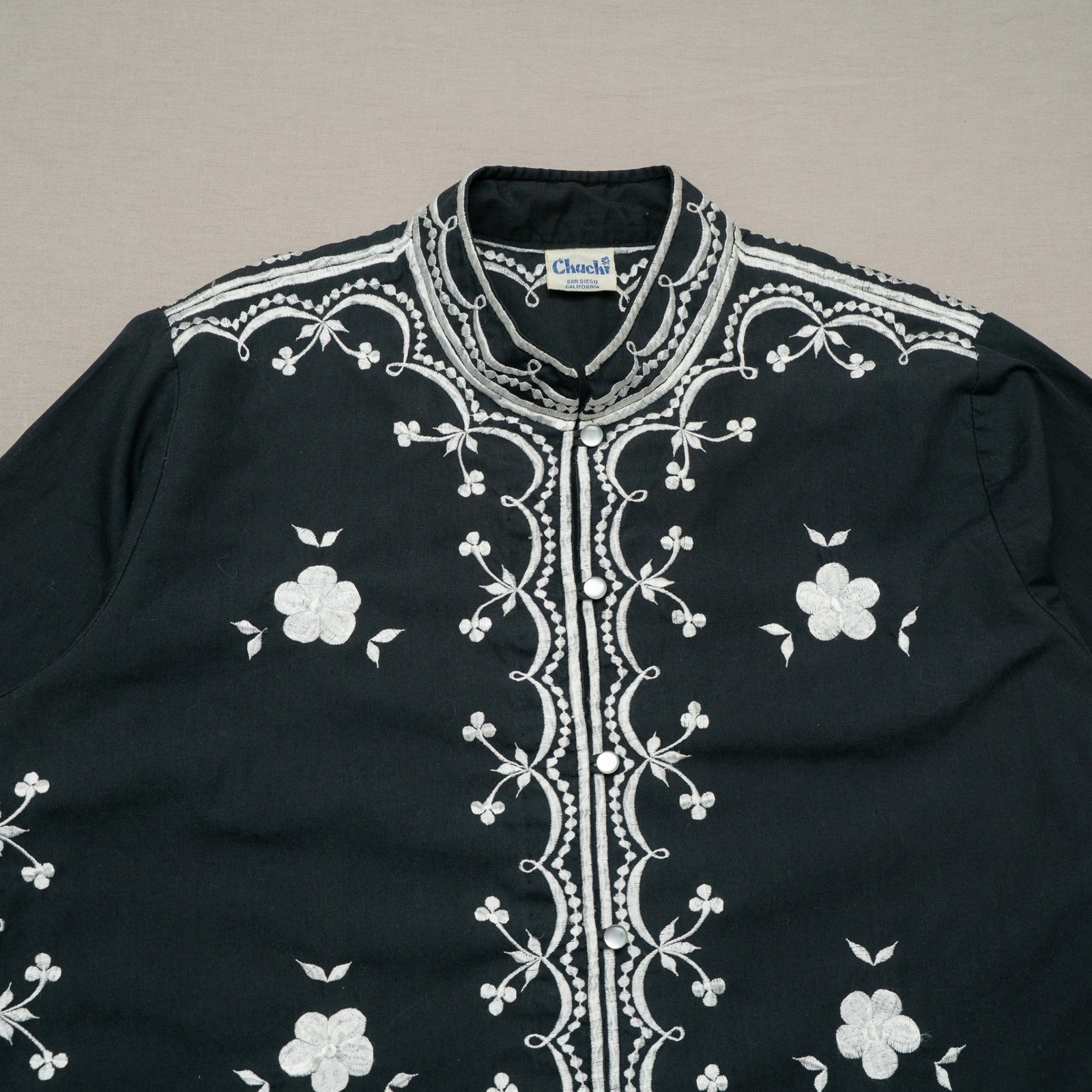 Vintage 70s Chuchi Boho Black White Embroidered Button Up Shirt Jacket Large