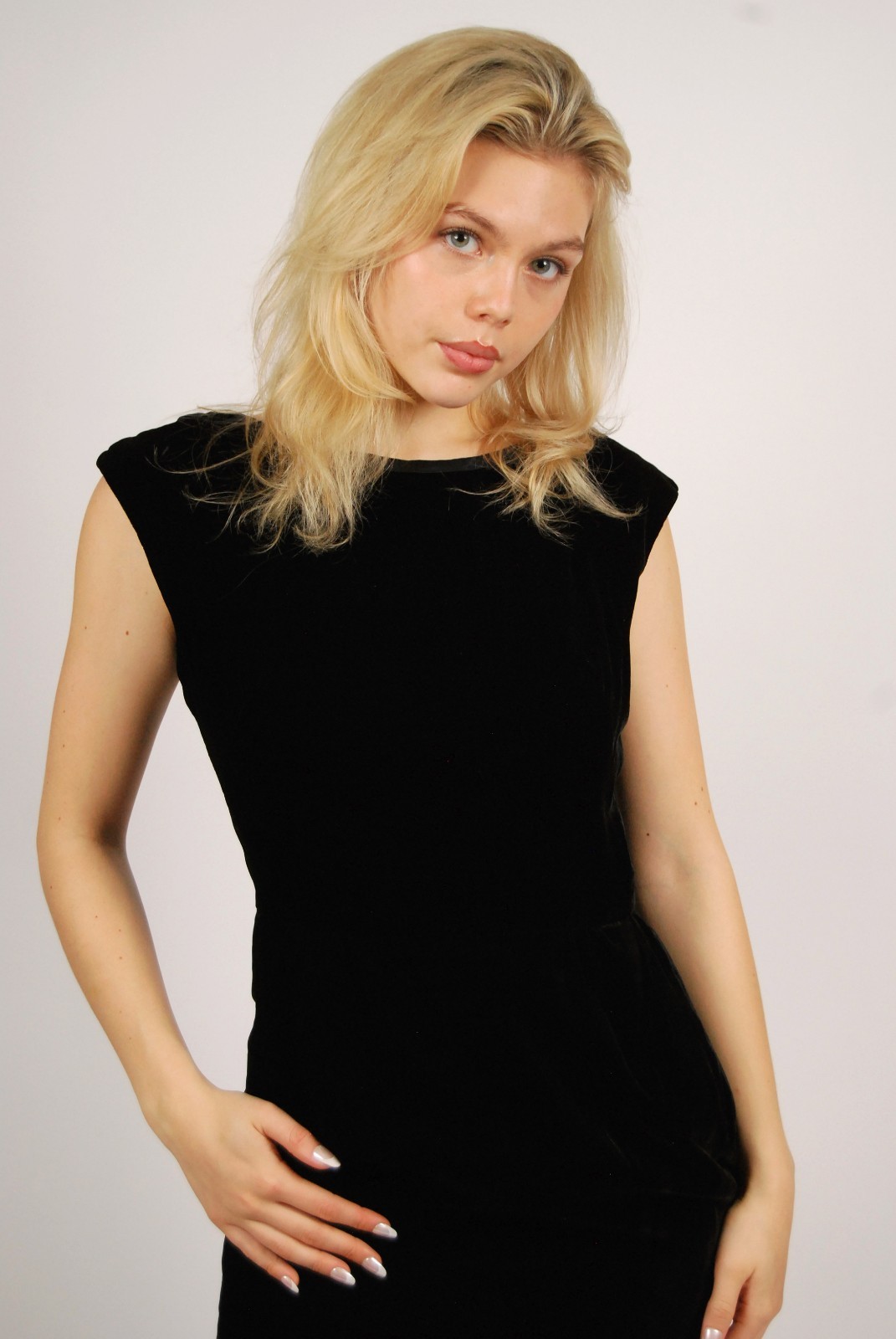 70s Velvet Dress (M) medium black vintage high neck short sleeve midi pencil