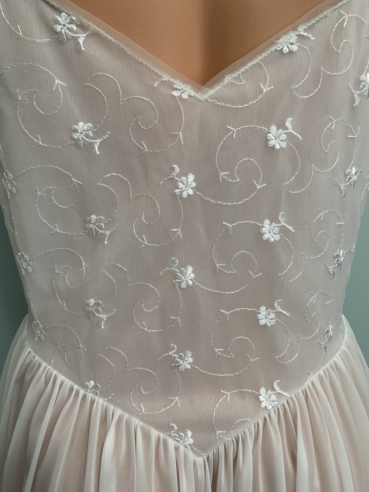Vtg SHEER Chiffon & Nylon Vanity Fair Nightgown 36 Bridal Lingerie Embroidered