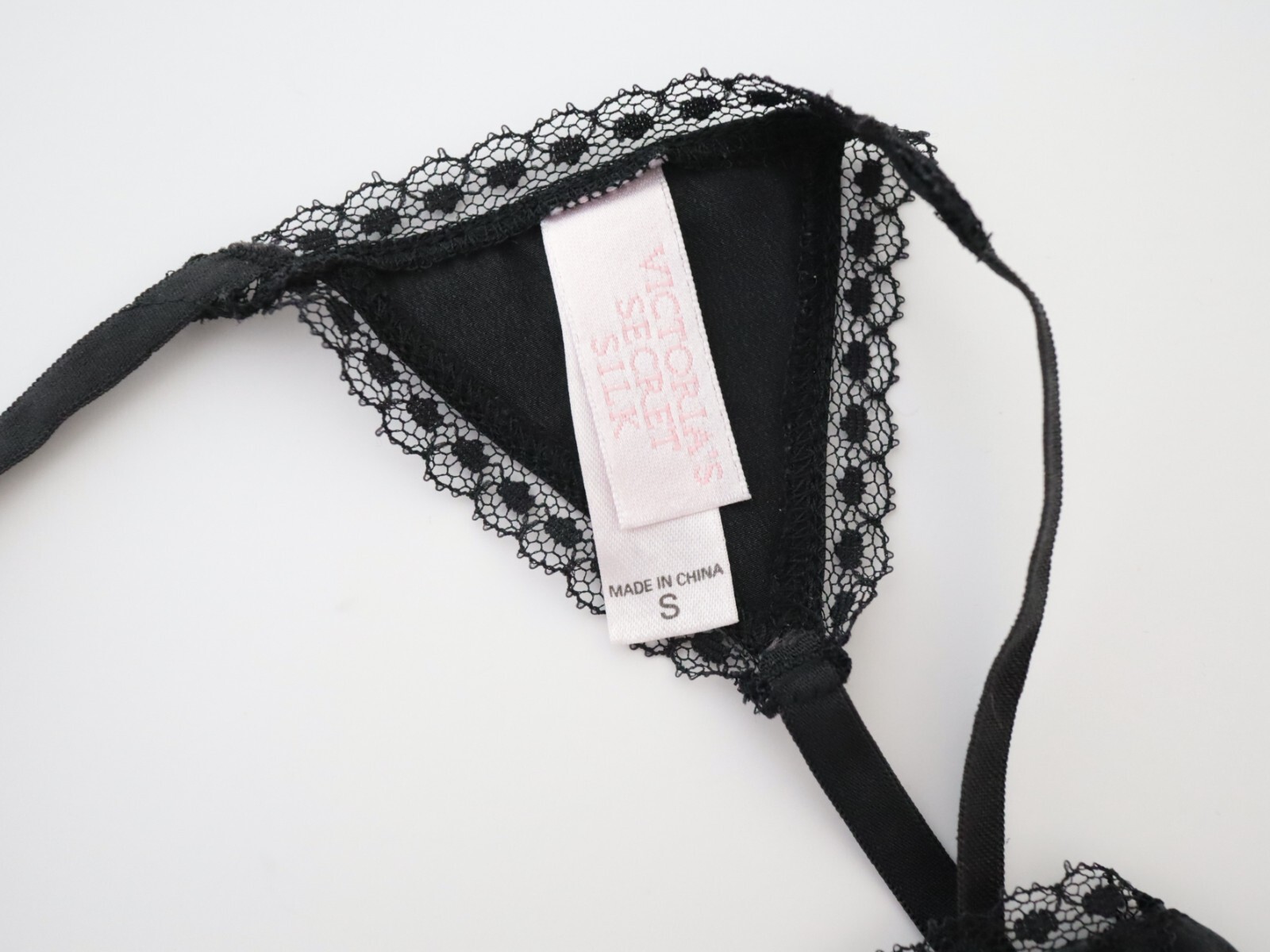 VTG Victoria’s Secret Y2K Silk Lace Edge V-String Thong Panty SMALL