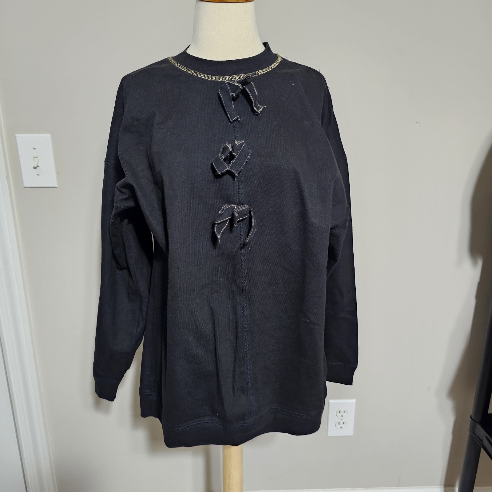 Vtg Christian de Castelnau Bow Frog Closure Sweatshirt L