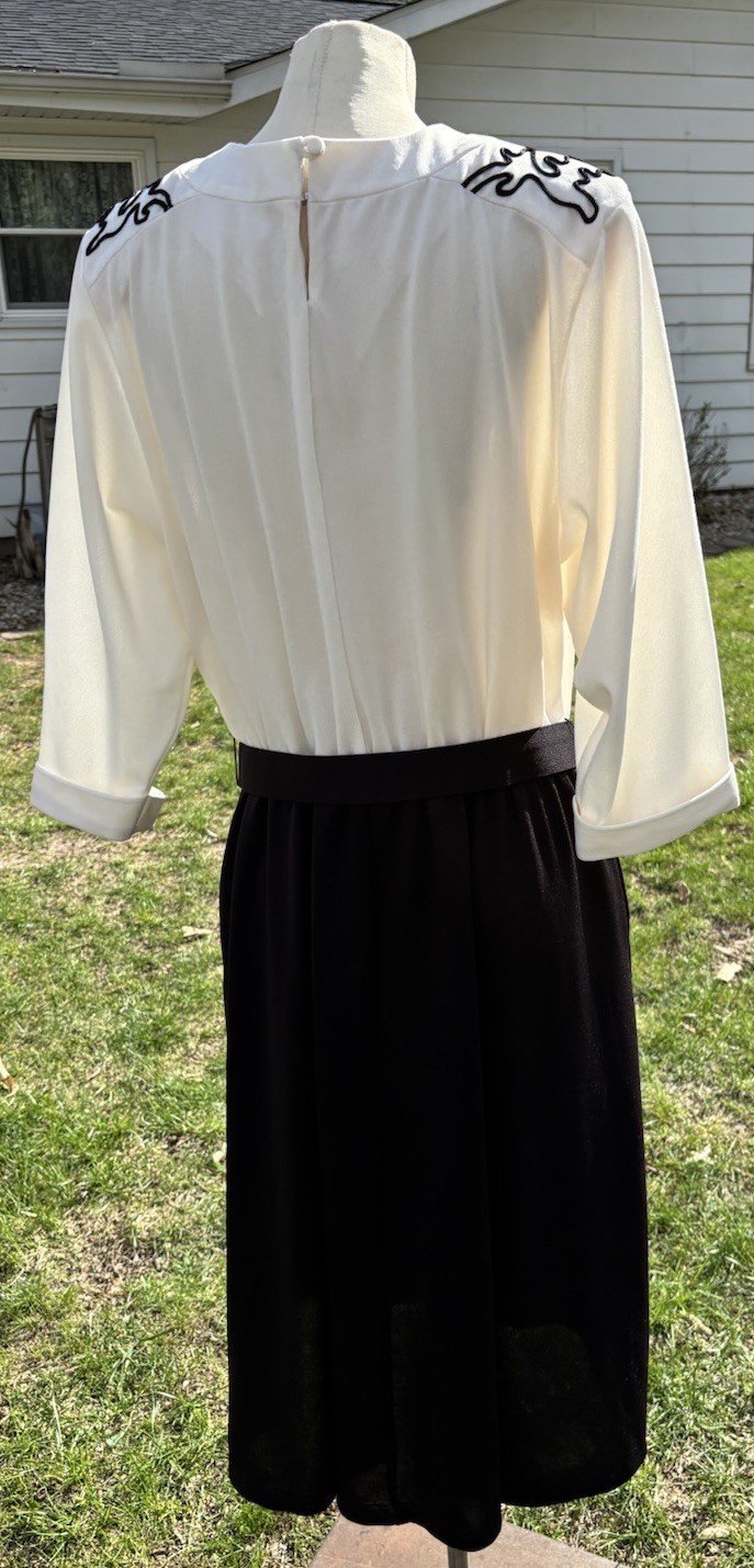 VTG 1980s Secretary Dress Fit Flair Midi Sz M B34 Black White Belt