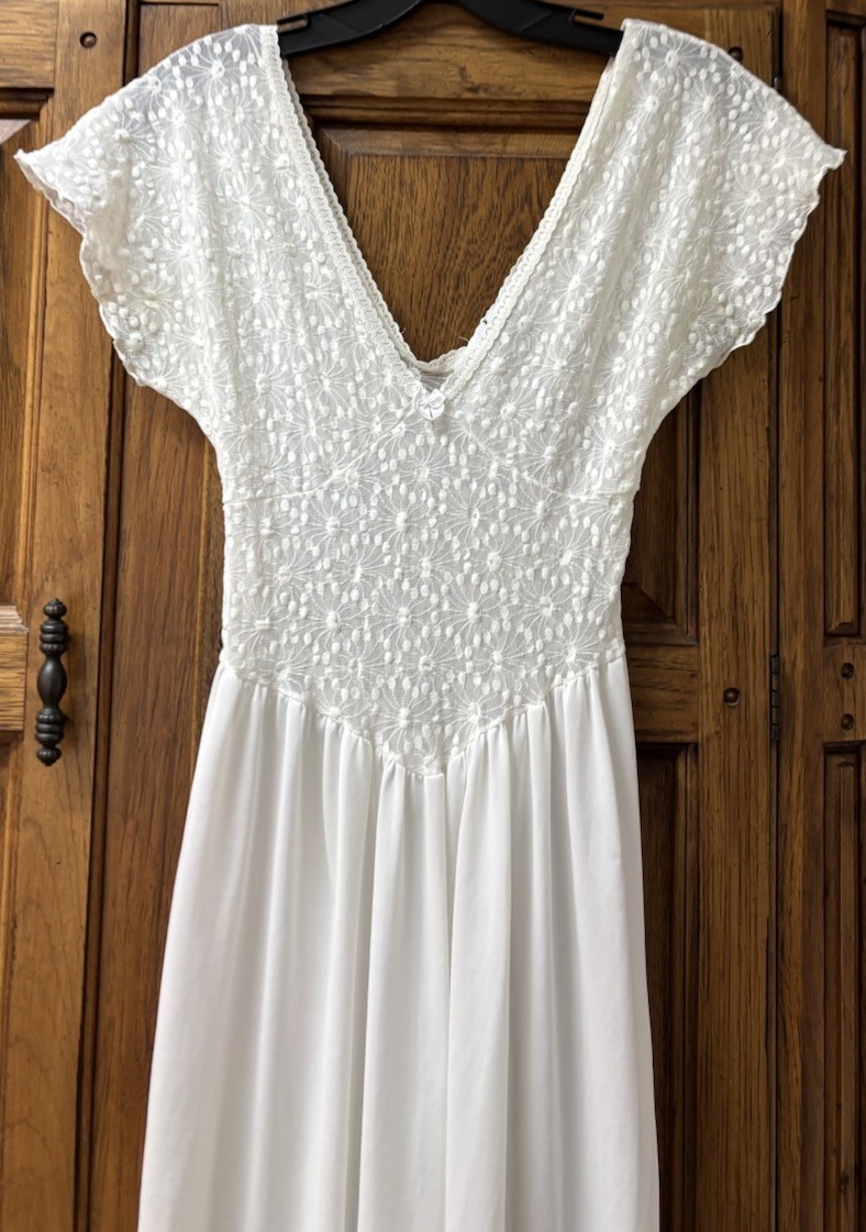 Vintage Intimate Moments White Lace Bodice & Nylon Nightgown Lingerie Medium