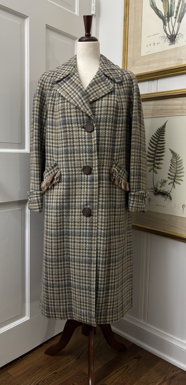 Vintage 1960’s Scottish Tweed Modest Proper Coat Lennoxburn Scotland S M Neutral
